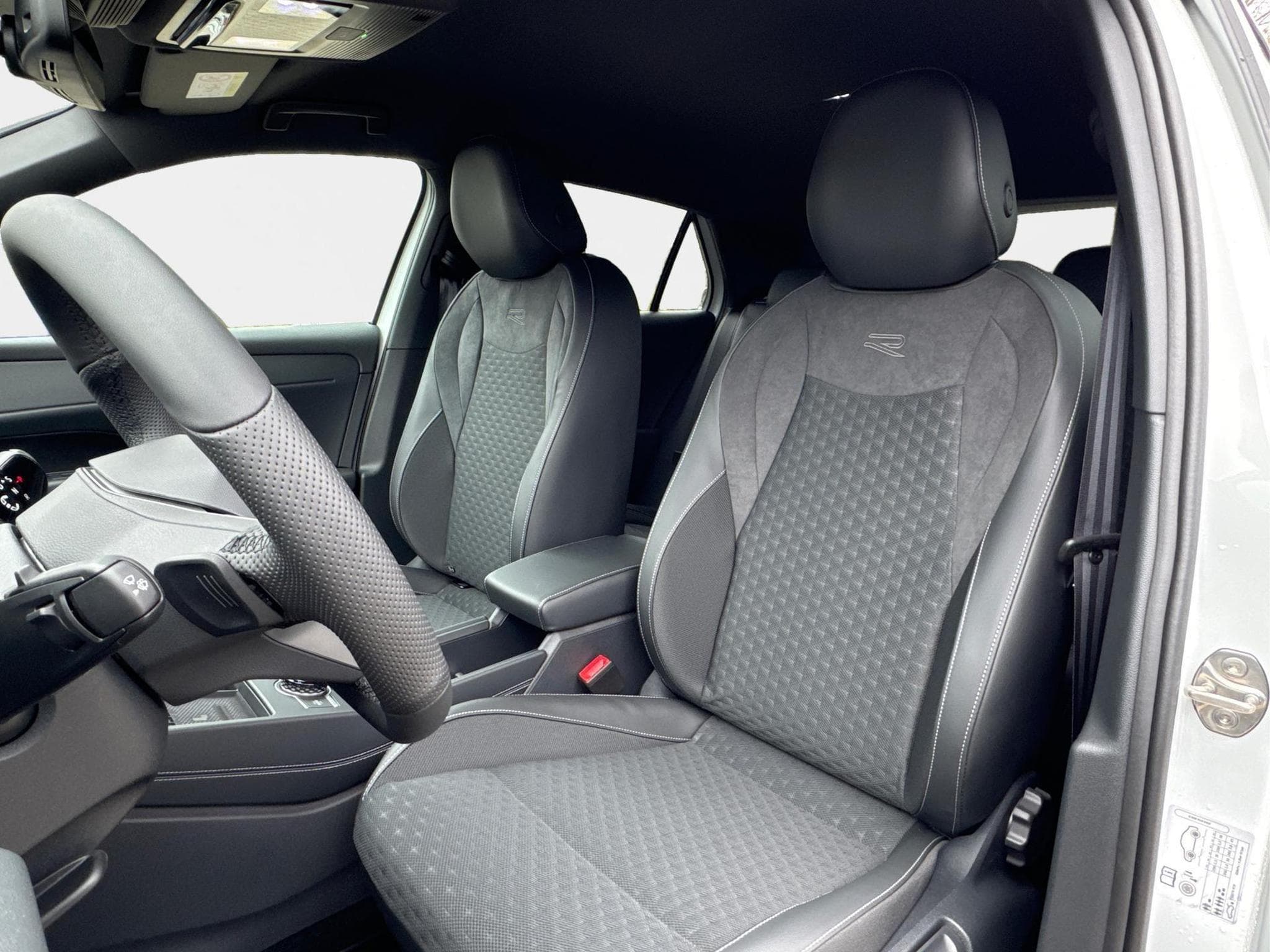 VW T-Roc R-Line (2026) - Photo 19