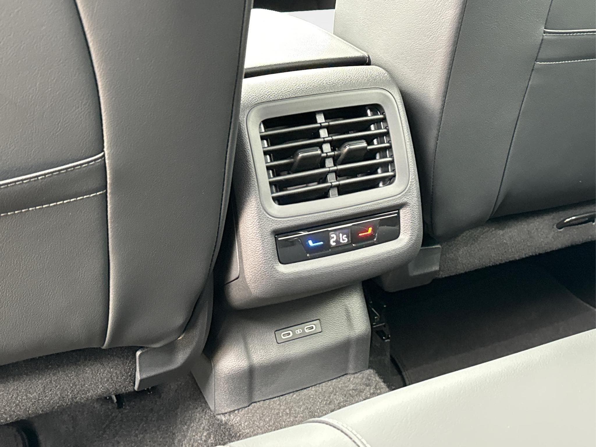 VW T-Roc R-Line (2026) - Photo 21