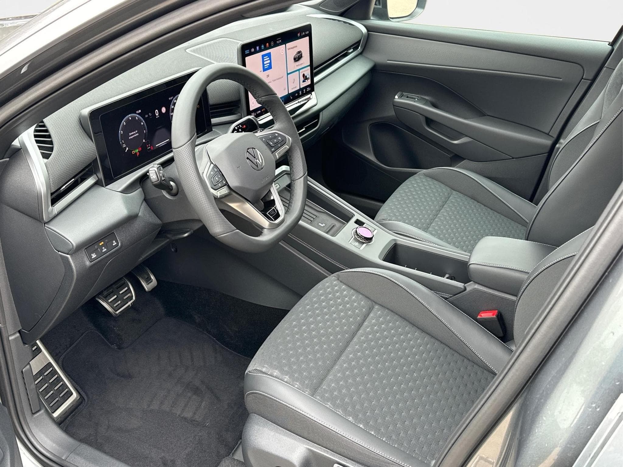 VW T-Roc R-Line (2026) - Photo 9