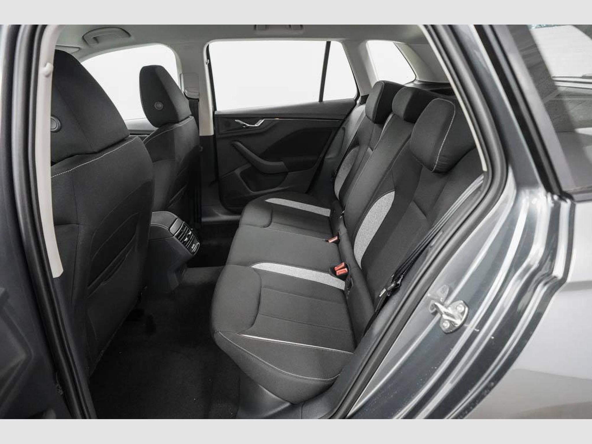 Skoda Kamiq 1,0 TSI DSG (2026) - Photo 15