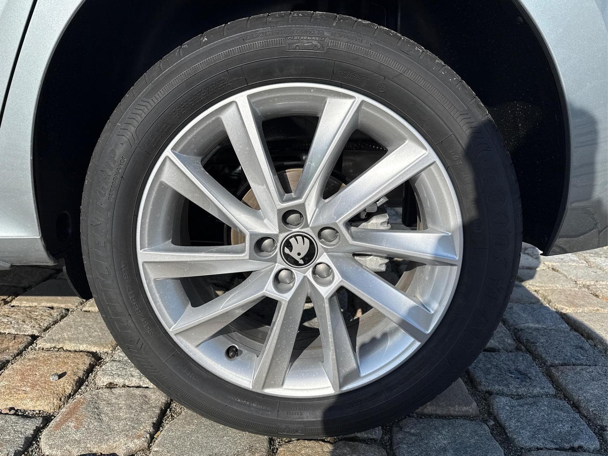 Skoda Kamiq 130 Jahre Premium (2026) - Foto 12