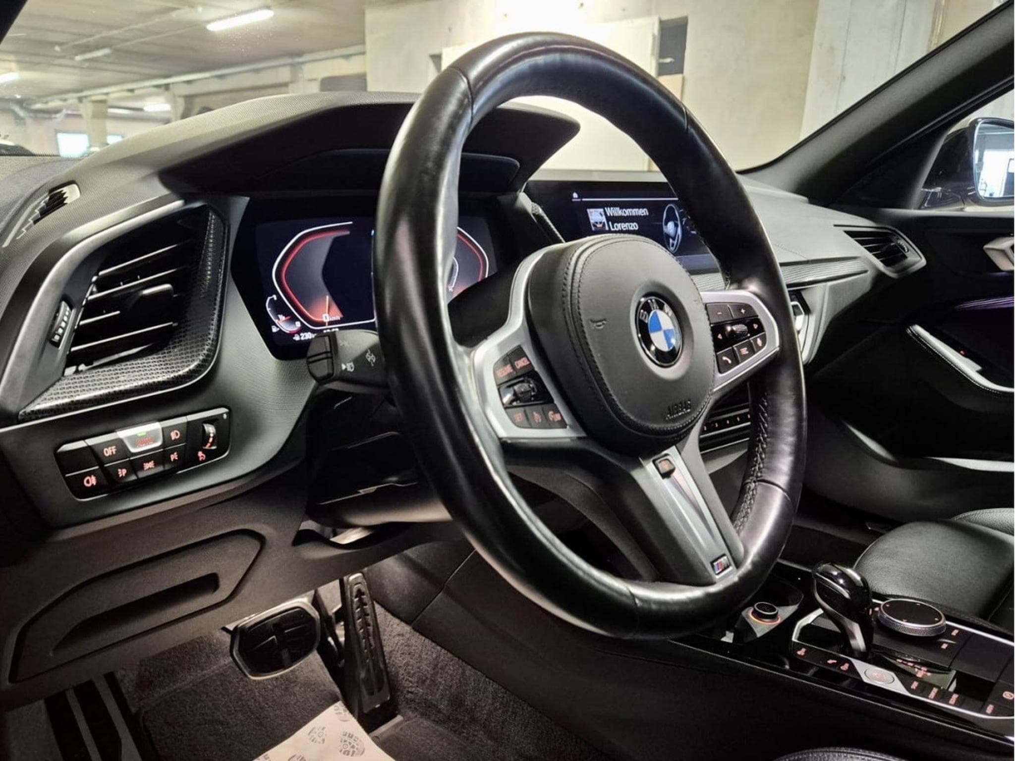 BMW M135 i XDRIVE HEAD UP CUIR LED NAVI (2021) - Photo 10
