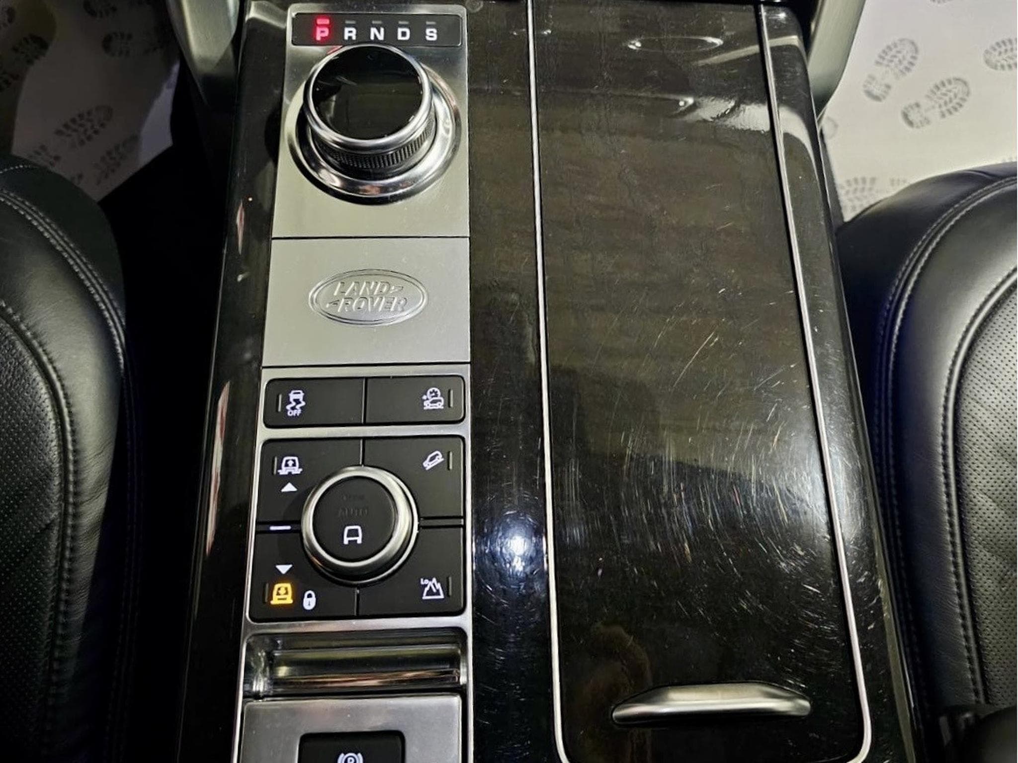 Land-Rover Range Rover 4.4 SDV8 VOGUE AUTOBIOGRAPHY FULL OPTIONS (2018) - Photo 12