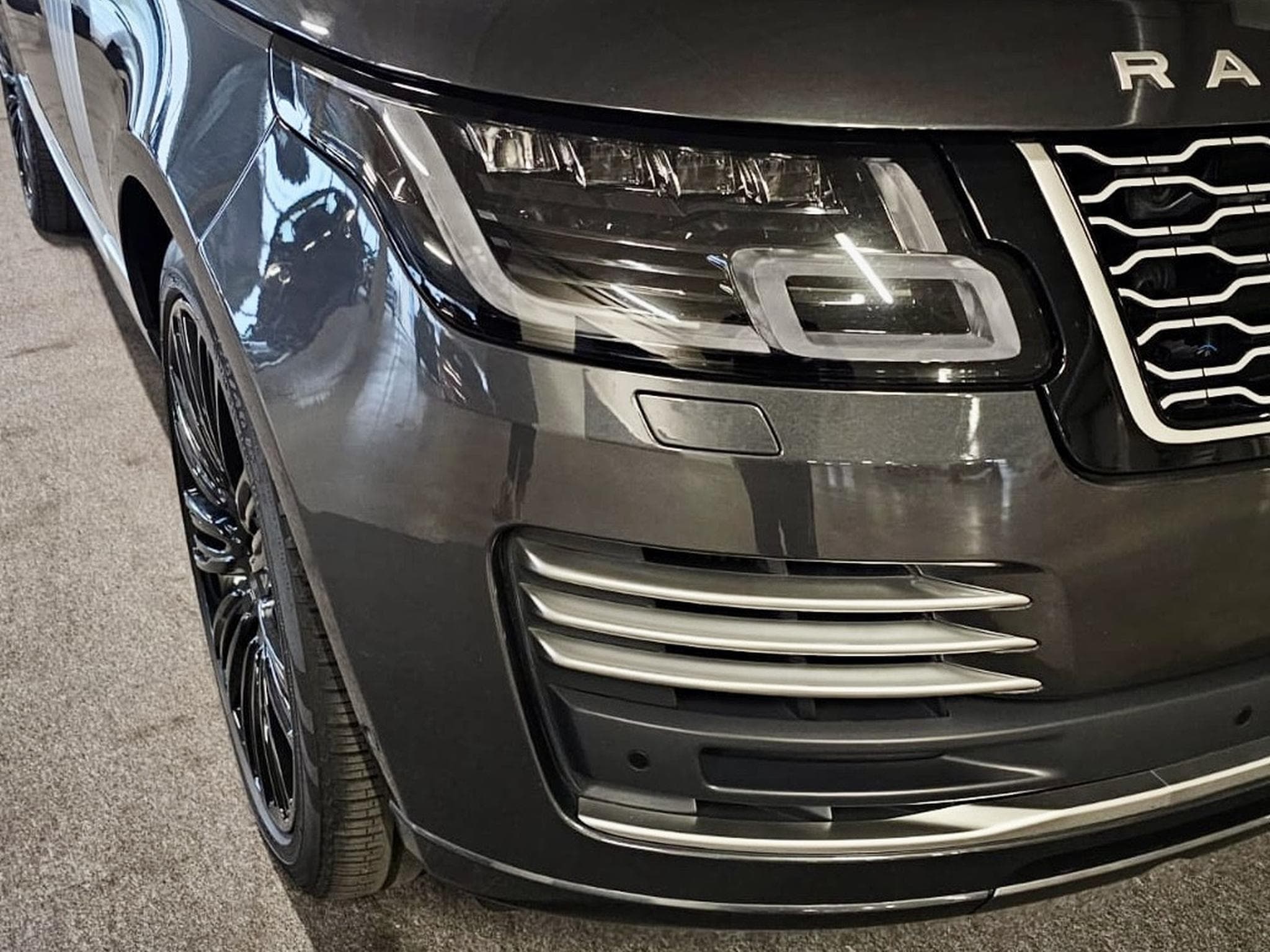 Land-Rover Range Rover 4.4 SDV8 VOGUE AUTOBIOGRAPHY FULL OPTIONS (2018) - Photo 19