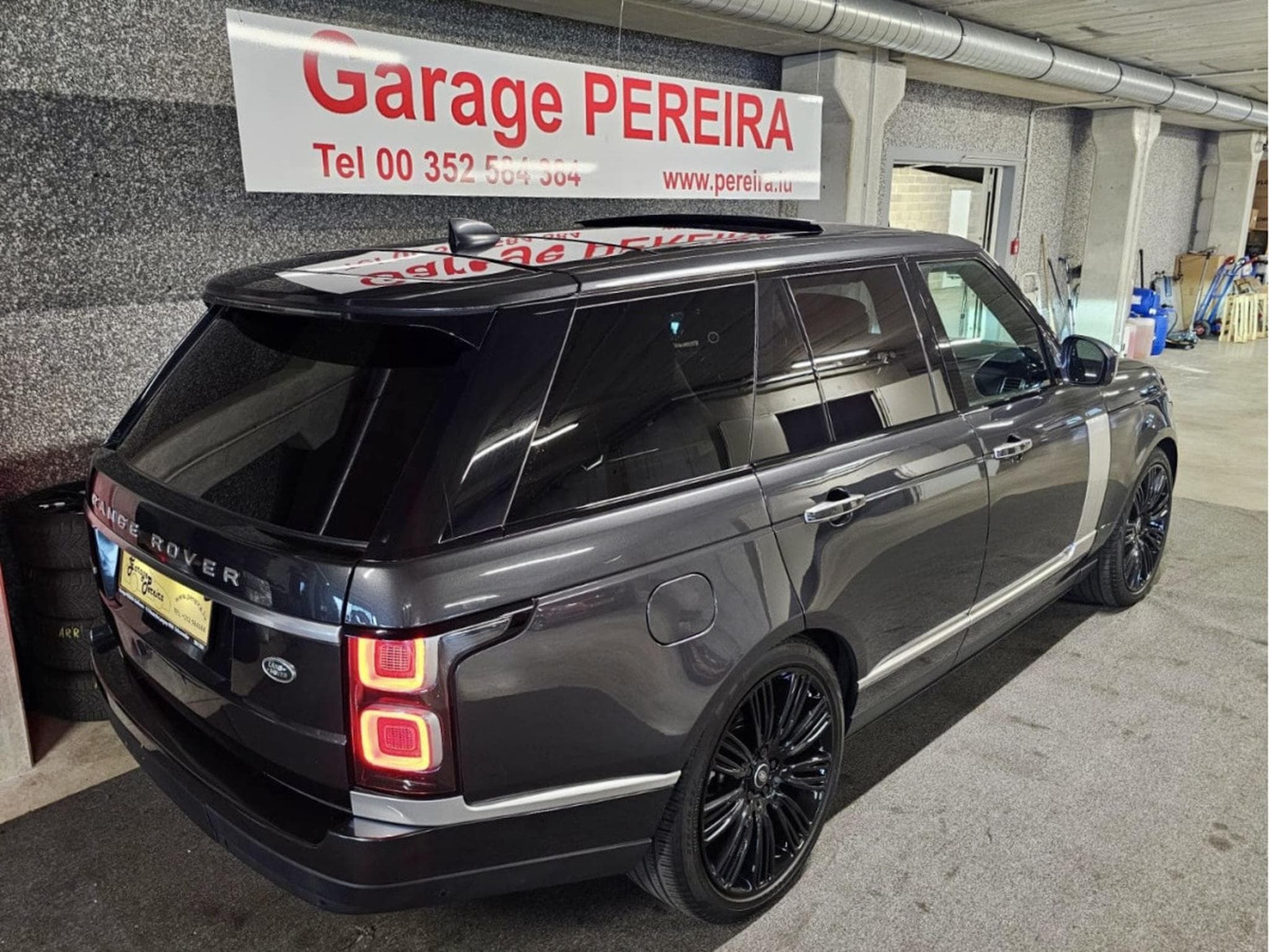 Land-Rover Range Rover 4.4 SDV8 VOGUE AUTOBIOGRAPHY FULL OPTIONS (2018) - Photo 3