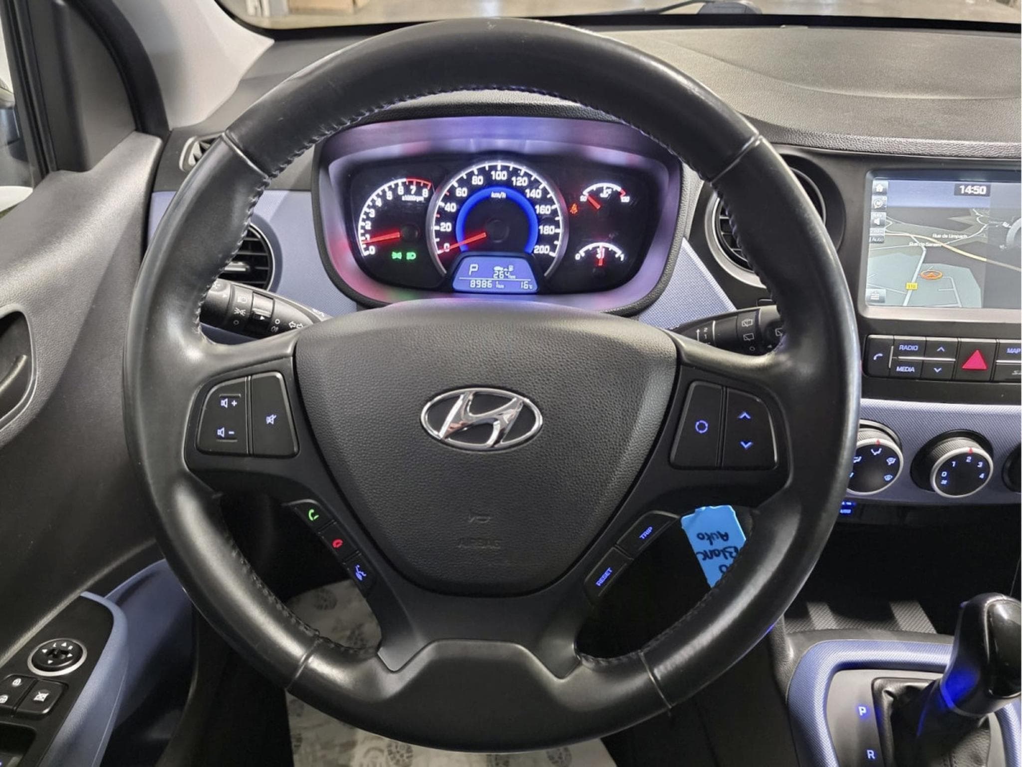 Hyundai i10 1.0 AUTO CLIM NAVI (2019) - Photo 7