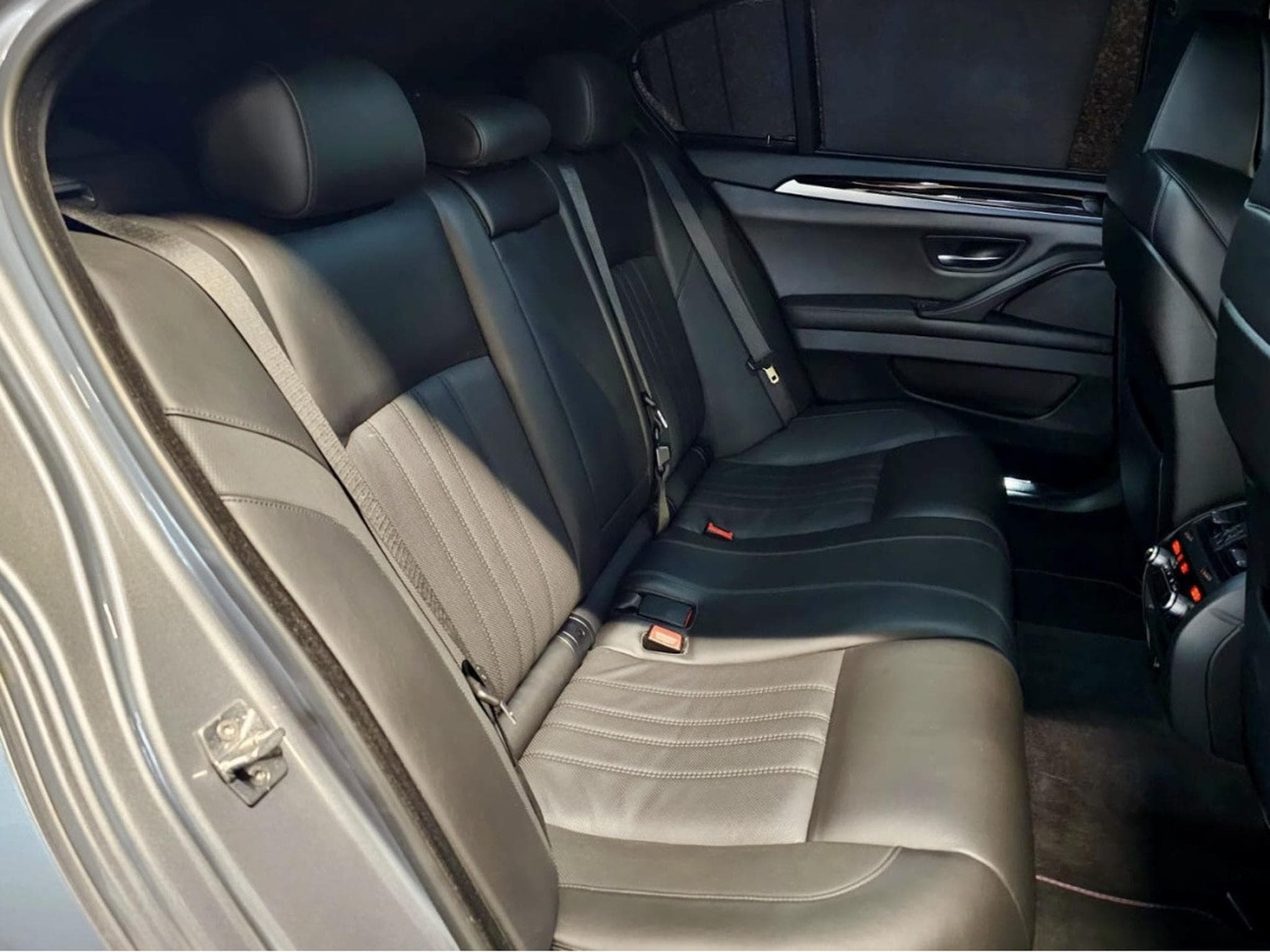 BMW M5 4.4 DKG NIGHT VISION CUIR NAVI (2012) - Photo 5