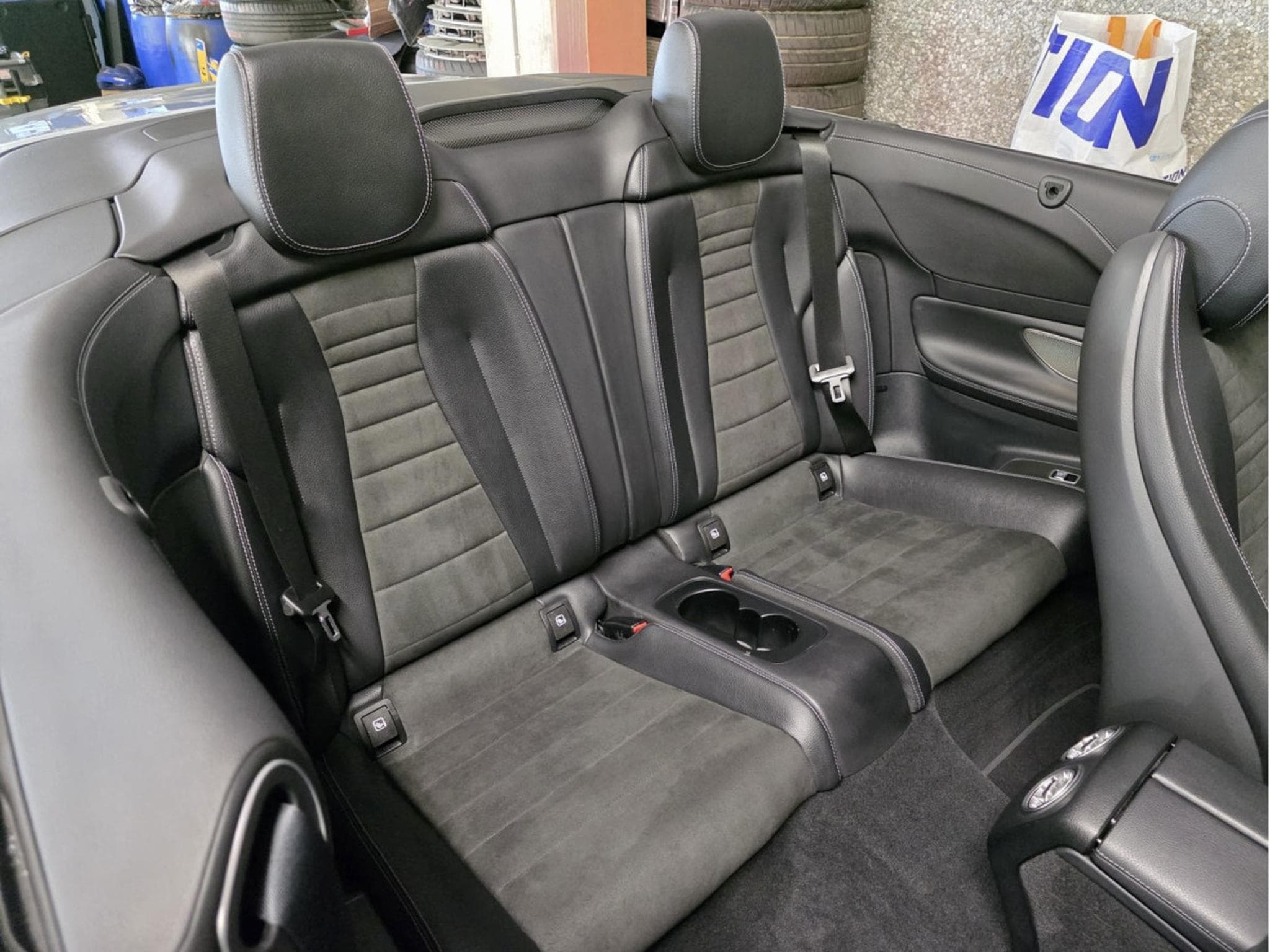 Mercedes E 300 CABRIO AMG LINE HEAD UP BURMESTER CUIR NAVI (2023) - Photo 7