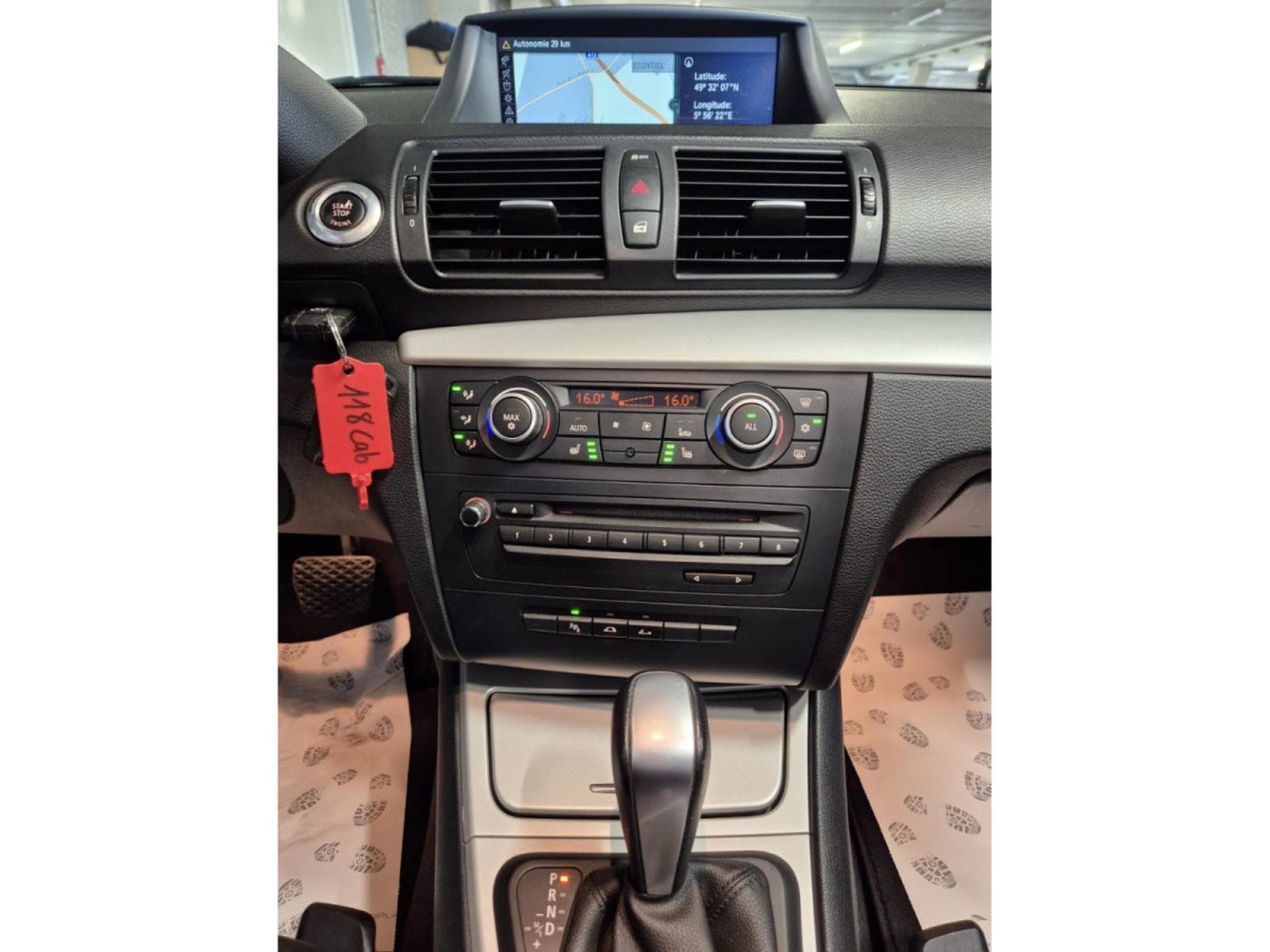 BMW 118 i CABRIO M SPORT PAKET AUTO NAVI XENON (2011) - Photo 10