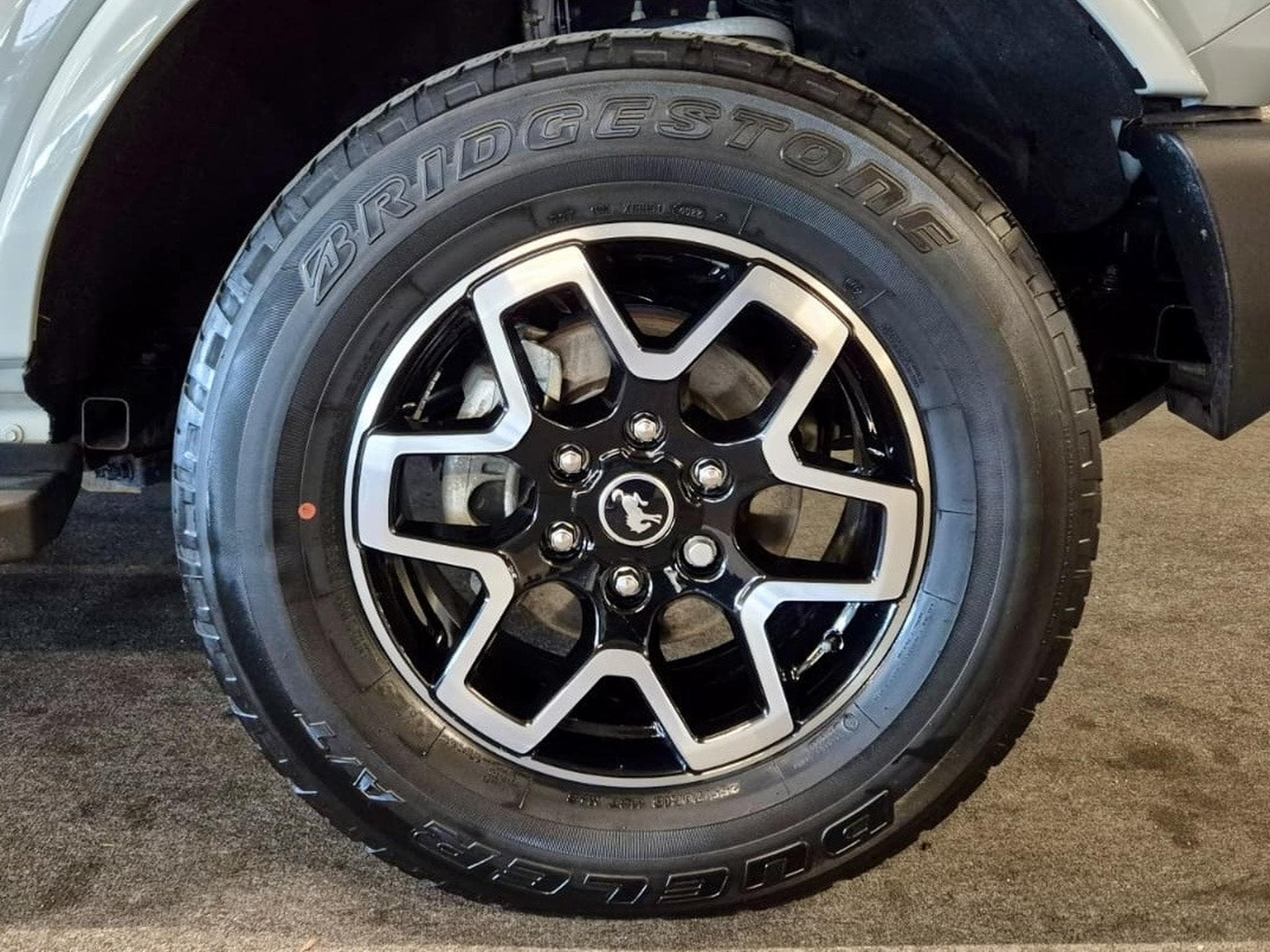 Ford Bronco 2.7i V6 OUTER BANKS BANG OLUFSEN CUIR NAVI (2023) - Foto 12