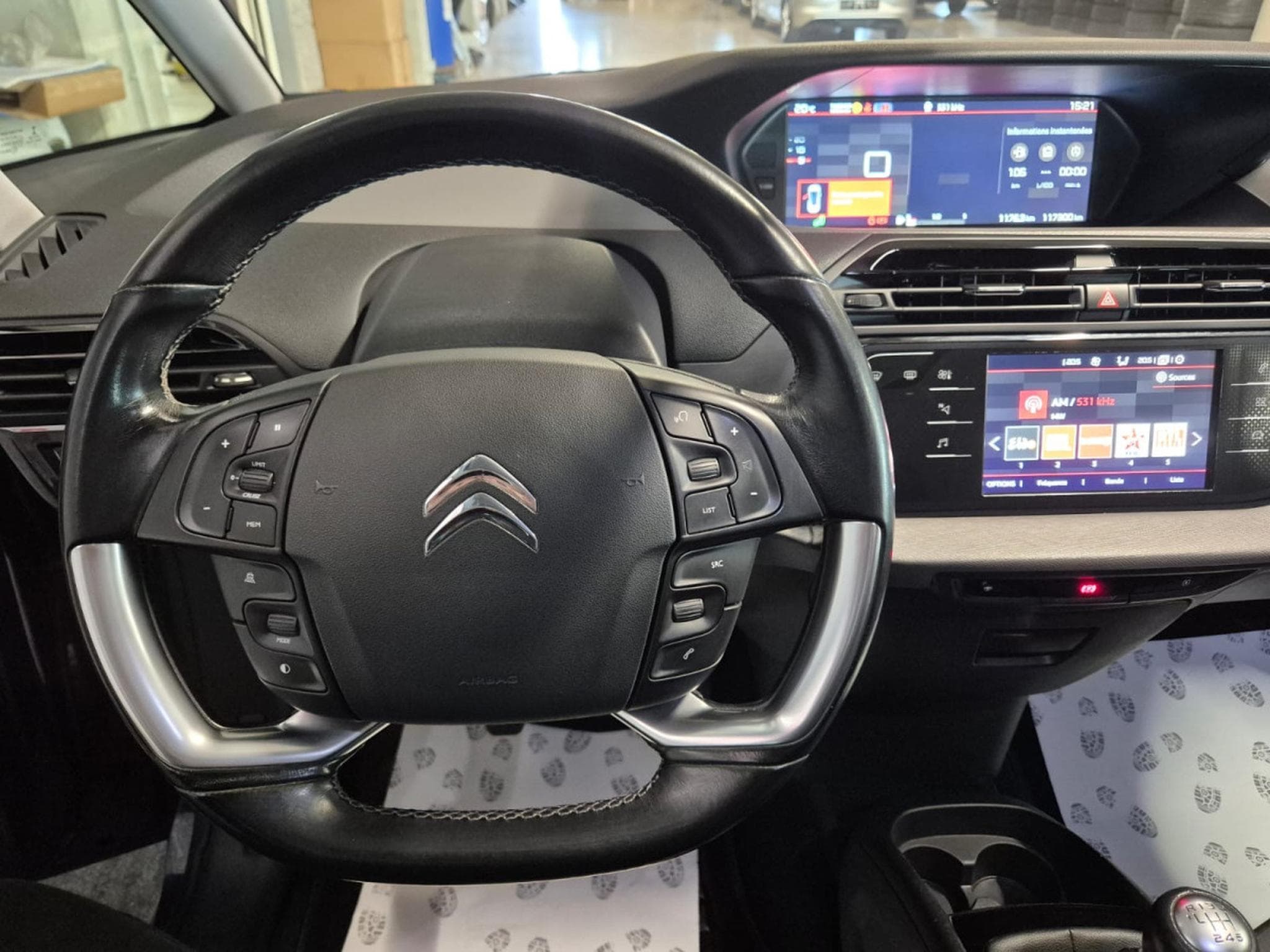 Citroën C4 Picasso 1.6 BLUEHDI 120 PANO LED NAVI (2017) - Photo 16