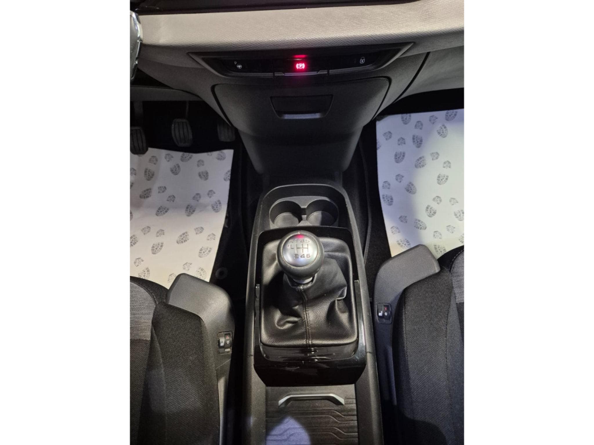 Citroën C4 Picasso 1.6 BLUEHDI 120 PANO LED NAVI (2017) - Photo 18