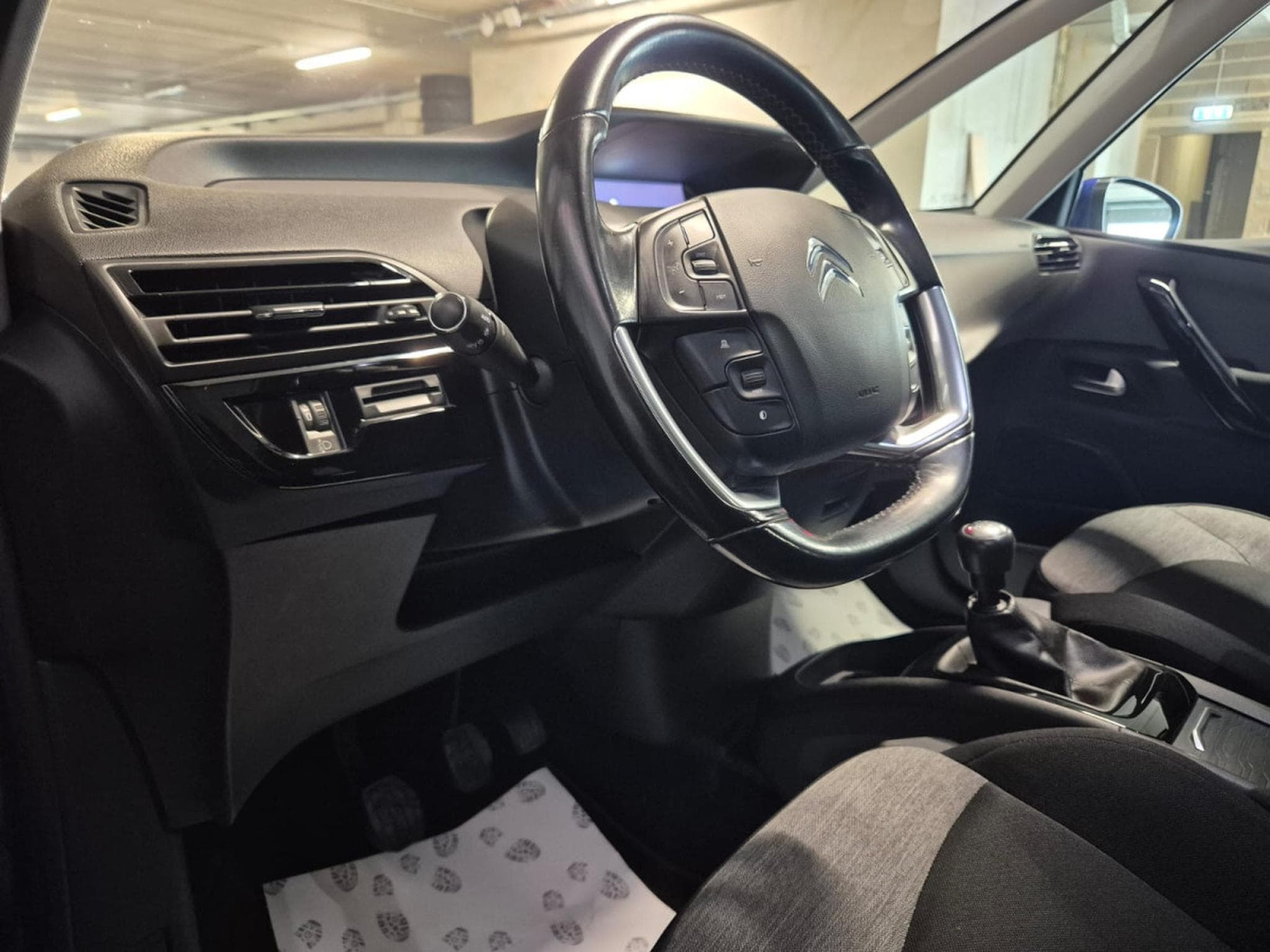 Citroën C4 Picasso 1.6 BLUEHDI 120 PANO LED NAVI (2017) - Photo 20