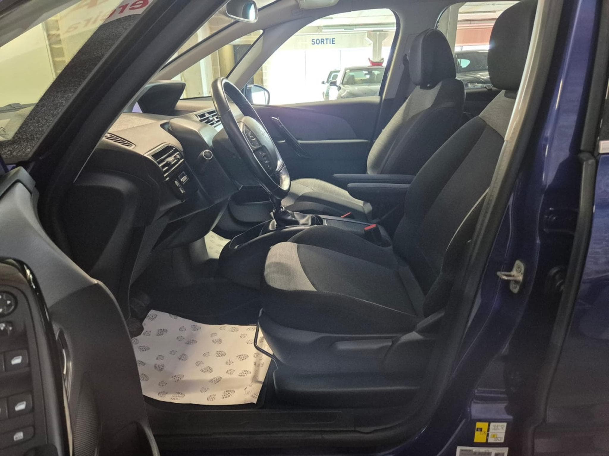 Citroën C4 Picasso 1.6 BLUEHDI 120 PANO LED NAVI (2017) - Photo 4