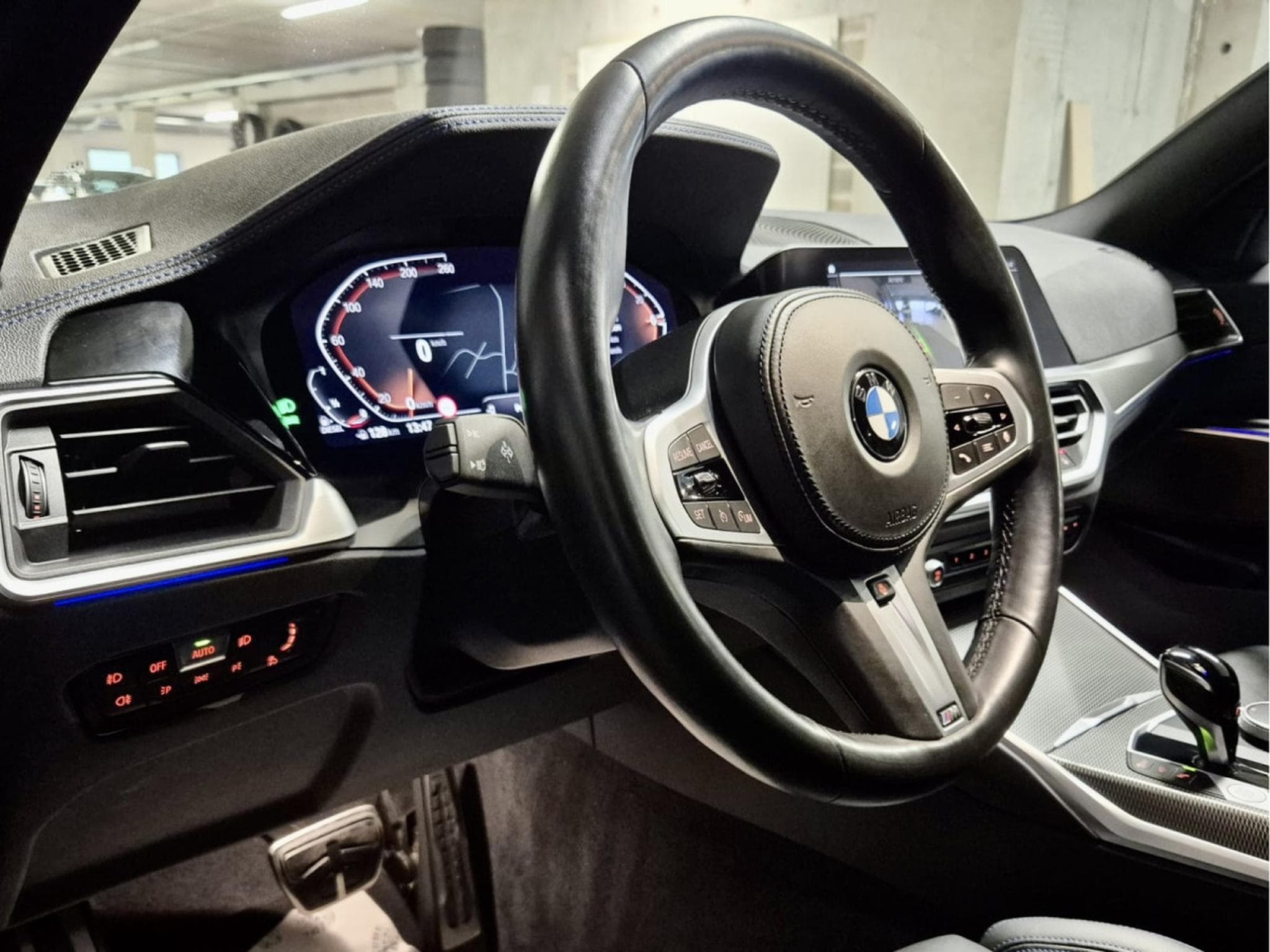 BMW 330 D 6 cyl XDRIVE TOURING M SPORT PAKET HEAD UP CUIR NAVI 1 HAN (2021) - Foto 10