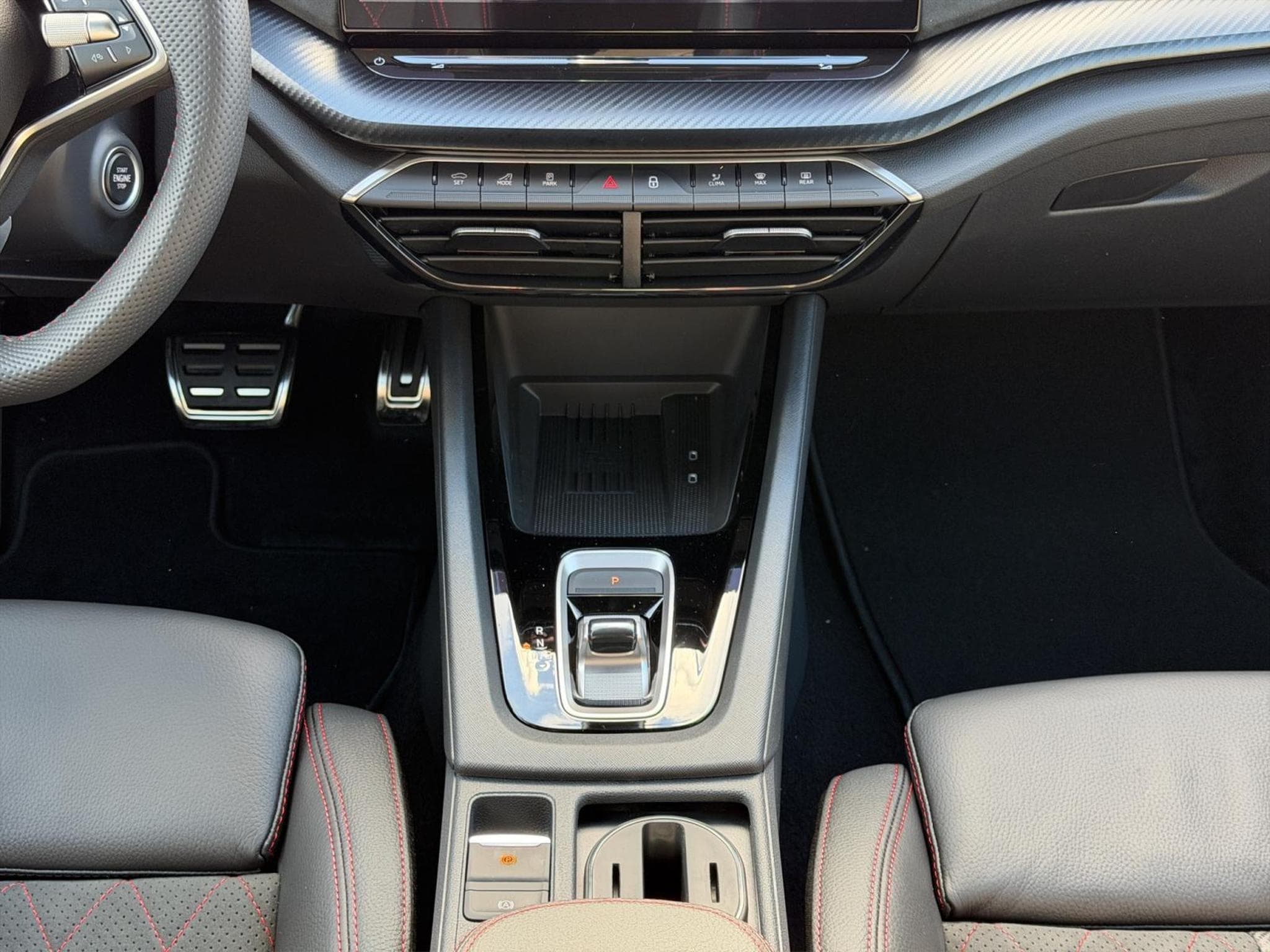 Skoda Octavia RS (2026) - Photo 12