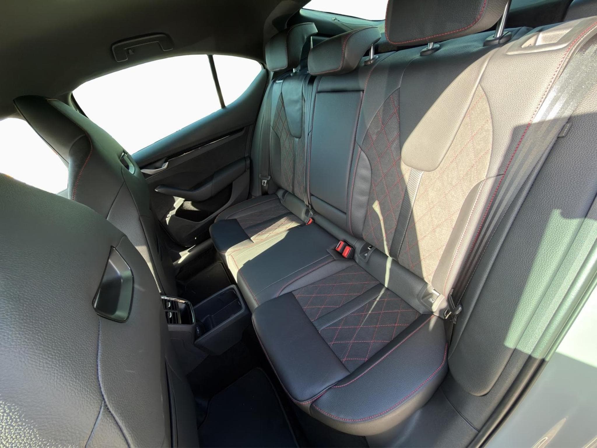 Skoda Octavia RS (2026) - Photo 15