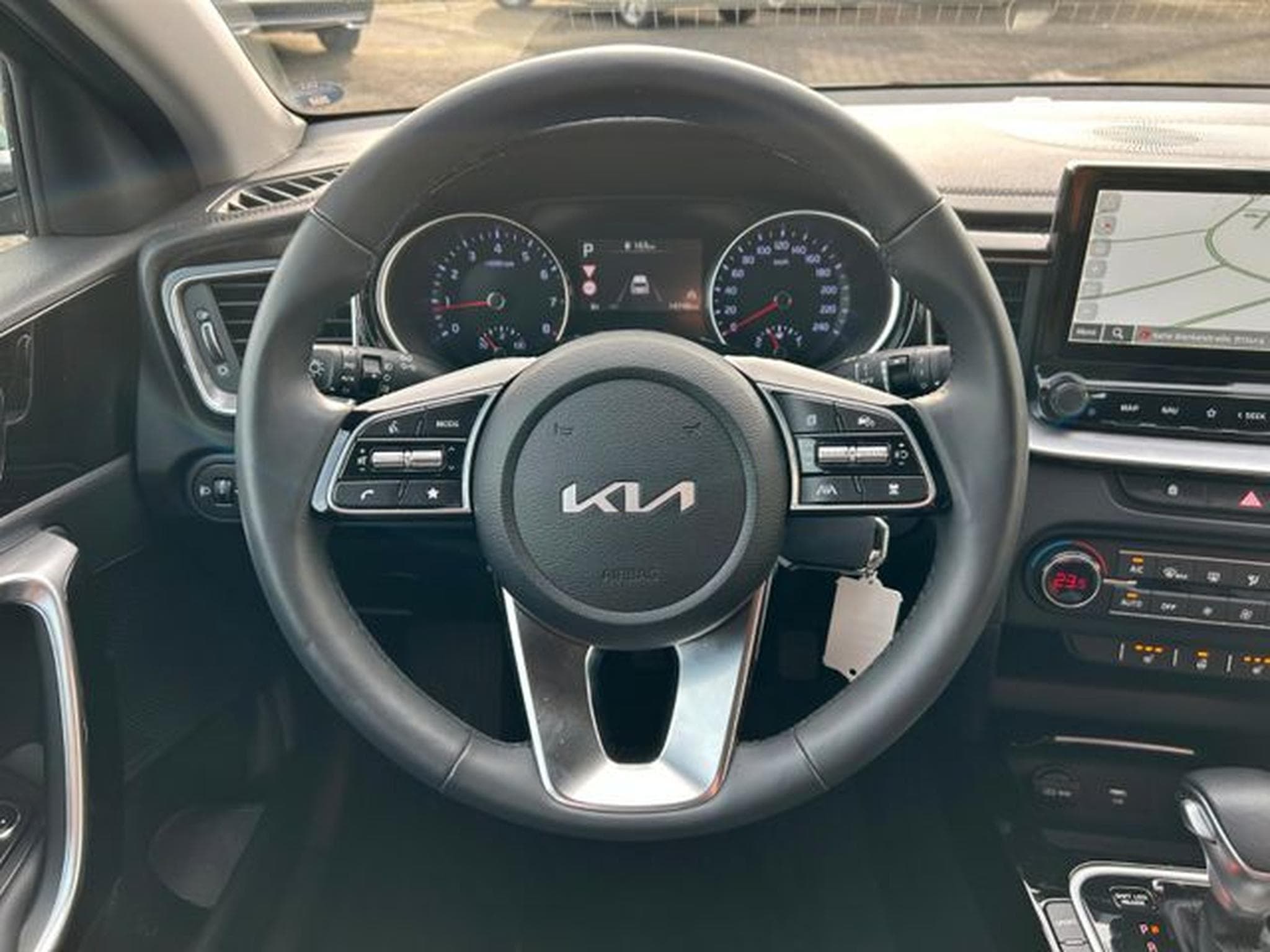 Kia Ceed Ceed SW 1.5 T-GDI DCT Vision Komfort+ Navi Kamer (2025) - Photo 13