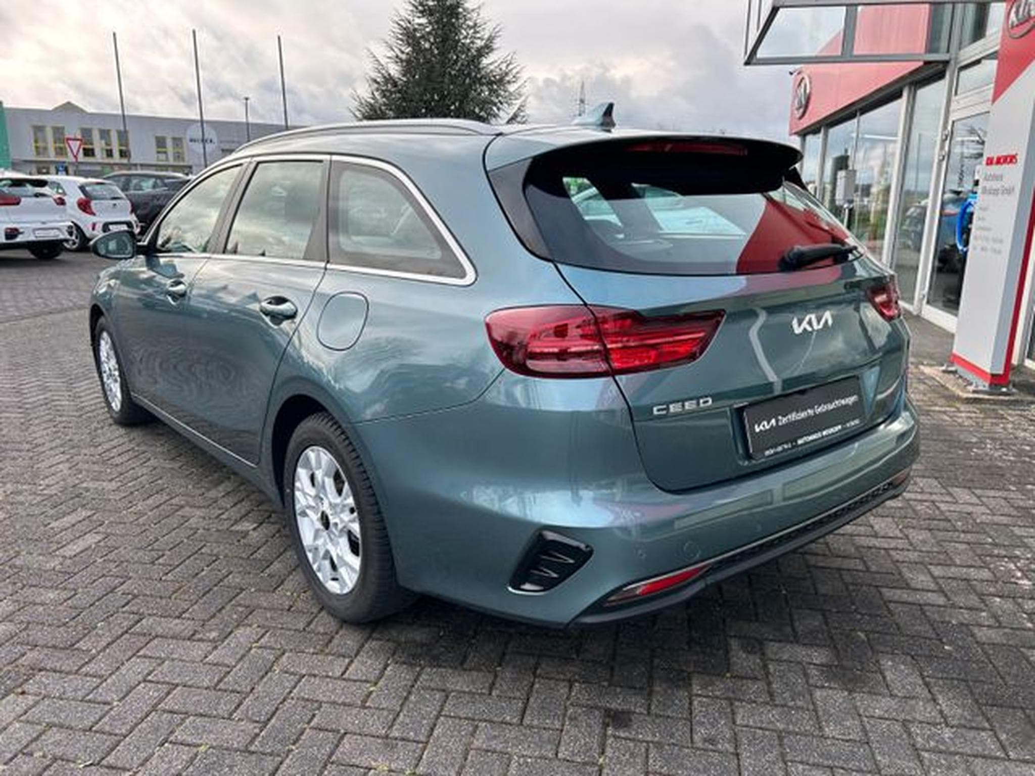 Kia Ceed Ceed SW 1.5 T-GDI DCT Vision Komfort+ Navi Kamer (2025) - Photo 5