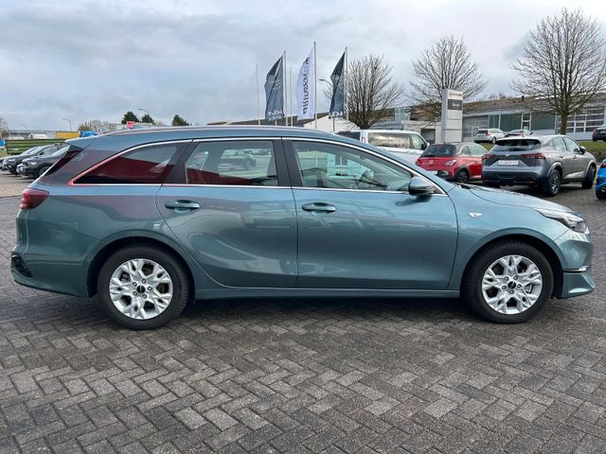 Kia Ceed Ceed SW 1.5 T-GDI DCT Vision Komfort+ Navi Kamer (2025) - Photo 9