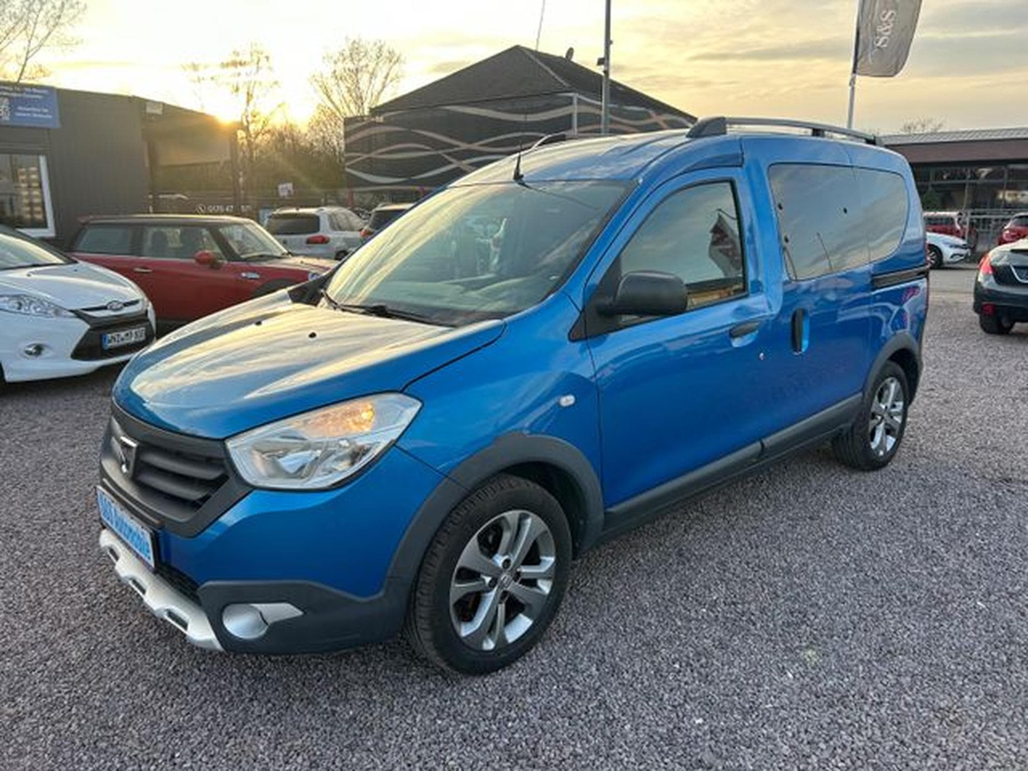 Dacia Dokker Dokker Stepway 1.5 dCi*Navi*Klima*Euro5* (2015) - Photo 1