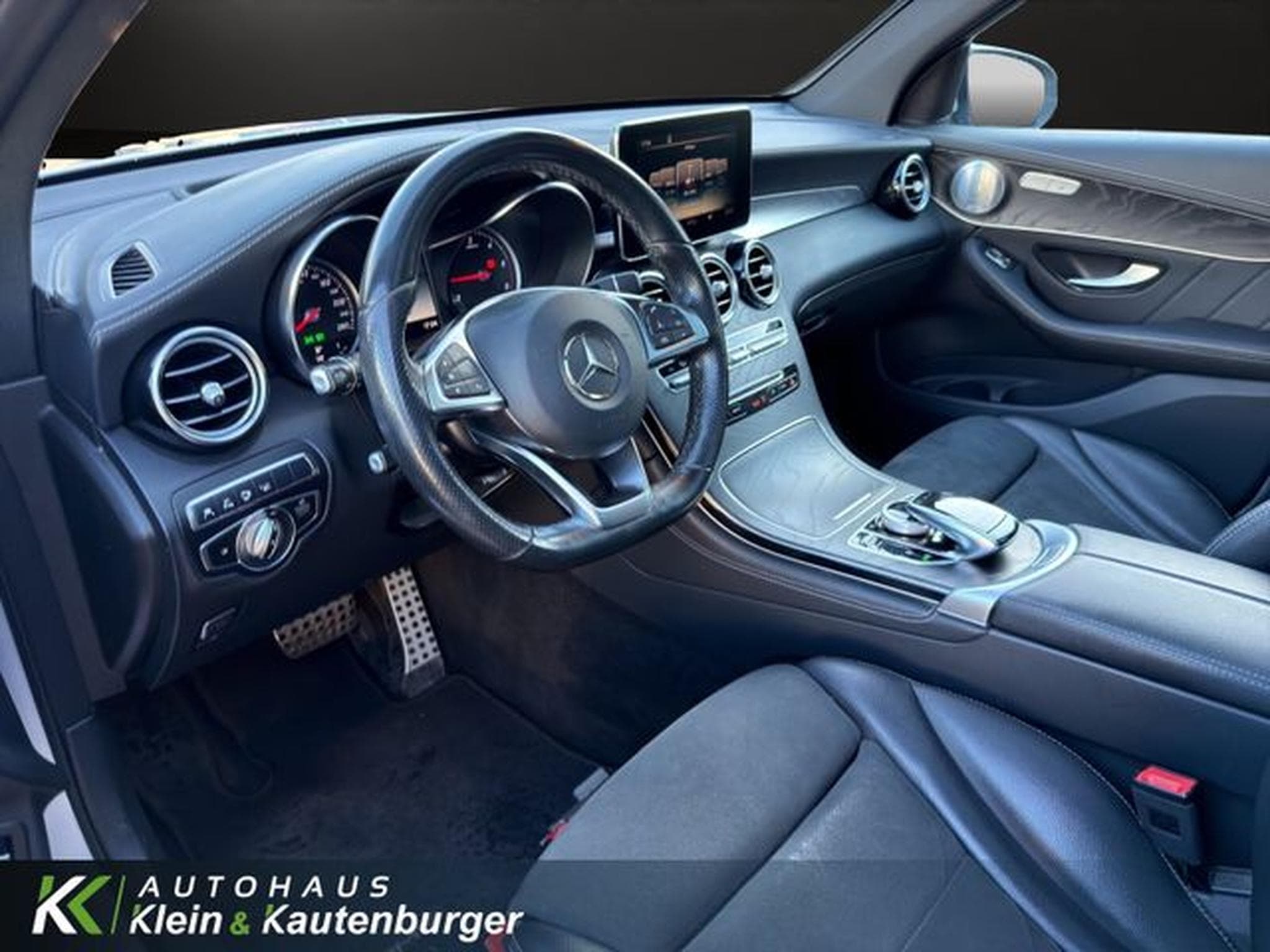 Mercedes GLC 220 GLC 220 d AMG Line 4M +AHK+BURMESTER+PANO+360° (2020) - Photo 11