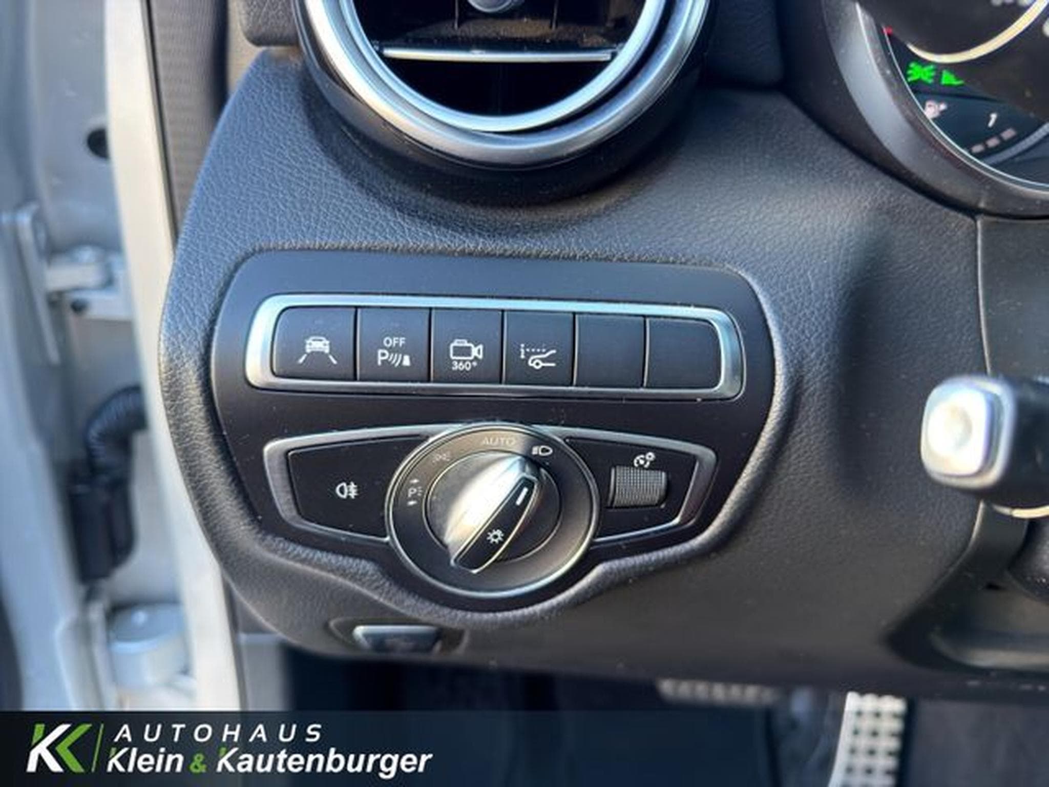 Mercedes GLC 220 GLC 220 d AMG Line 4M +AHK+BURMESTER+PANO+360° (2020) - Photo 13