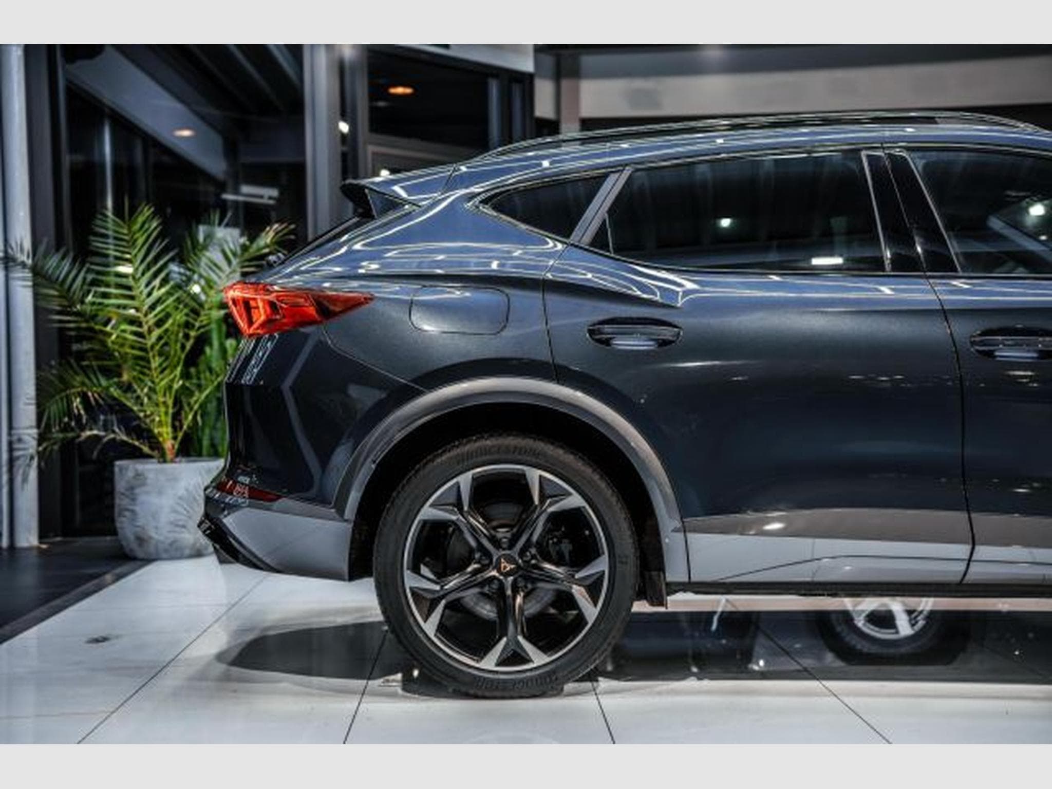 Cupra Formentor Formentor VZ 2.0 TSI DSG 4Drive NAVI RFK LED VIR (2023) - Photo 8