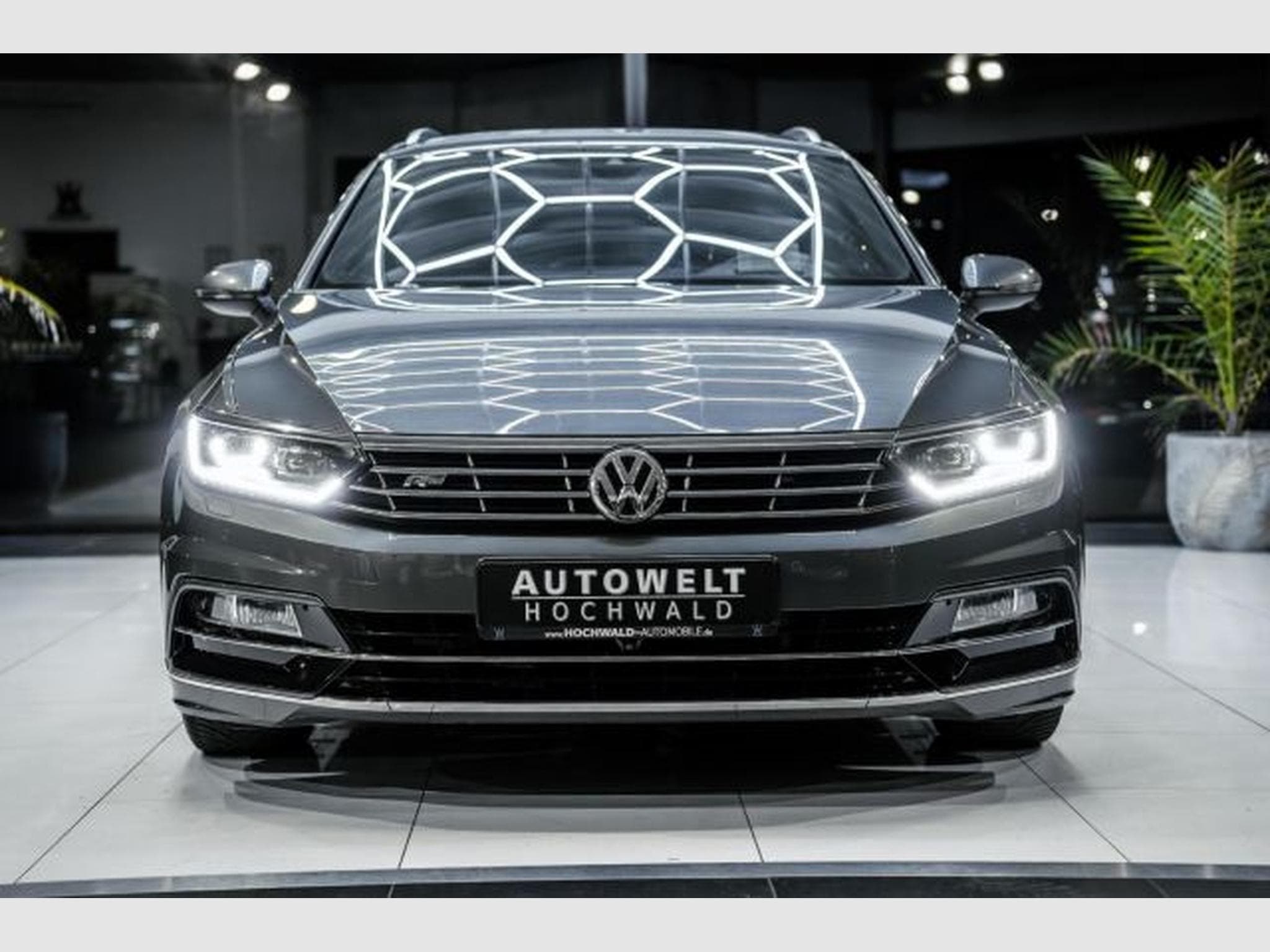 VW Passat Passat Variant 2.0 TDI DSG Highl. 2x R-Line 4Mo (2016) - Photo 5