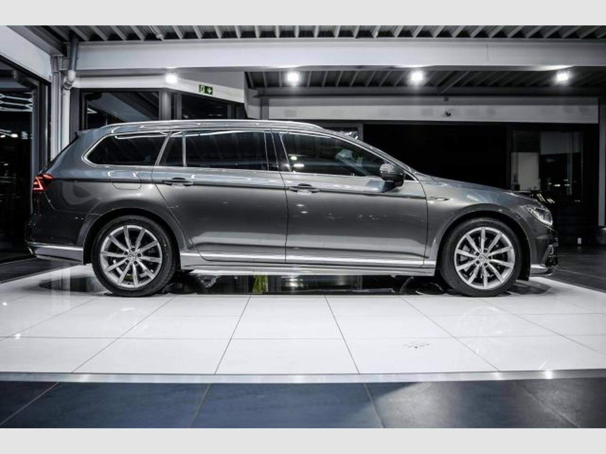 VW Passat Passat Variant 2.0 TDI DSG Highl. 2x R-Line 4Mo (2016) - Photo 8