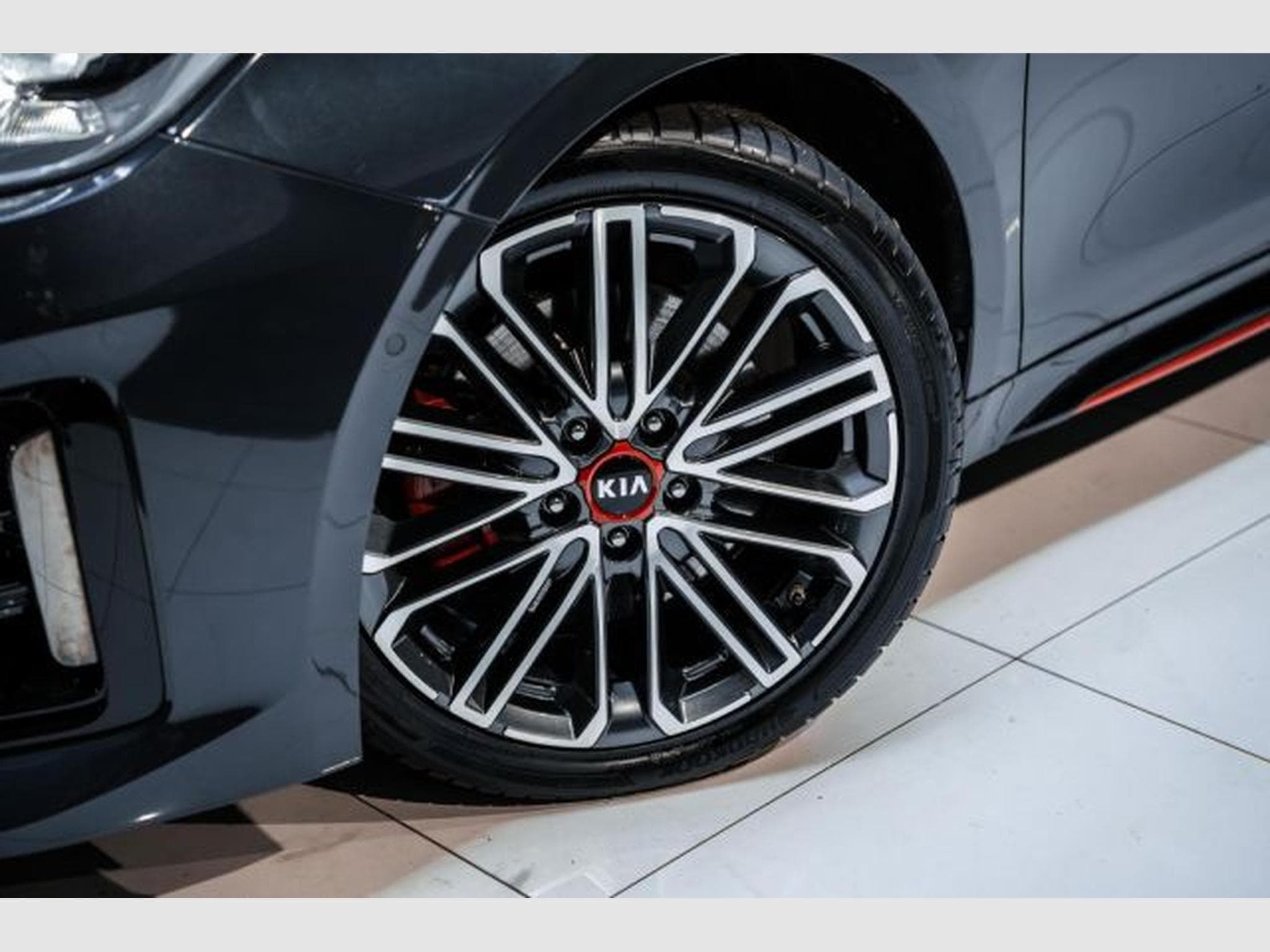 Kia ProCeed ProCeed 1.6 T-GDI GT NAVI LED RFK PANO SHZG JBL (2020) - Photo 3