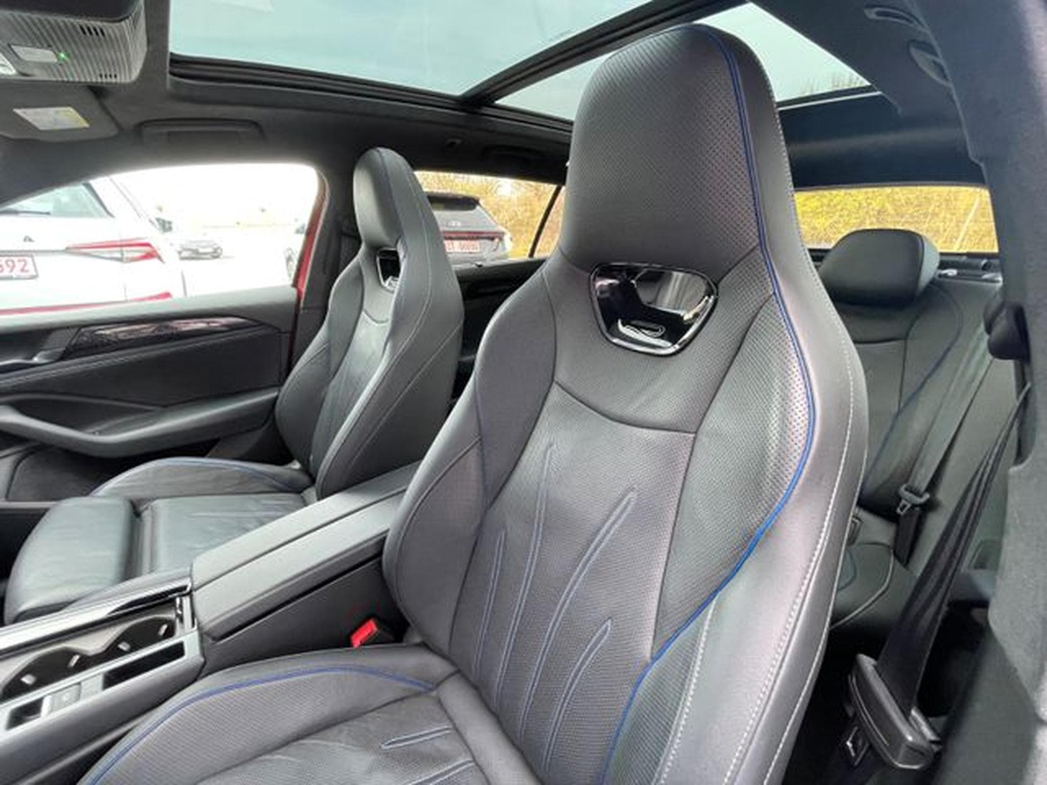 VW Passat Passat 2.0TDI 4x4 R-Line Leder Pano Signature (2024) - Photo 13