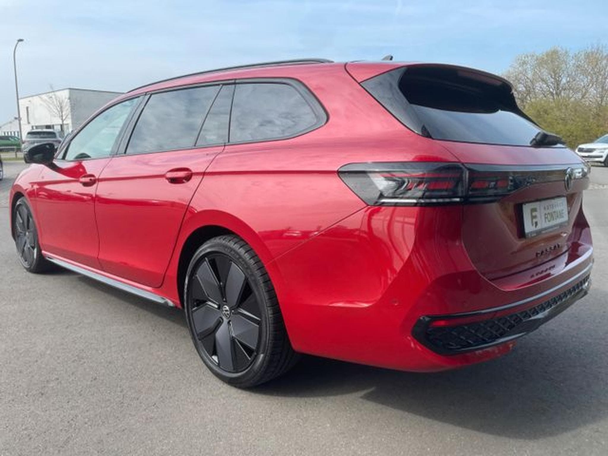 VW Passat Passat 2.0TDI 4x4 R-Line Leder Pano Signature (2024) - Photo 9