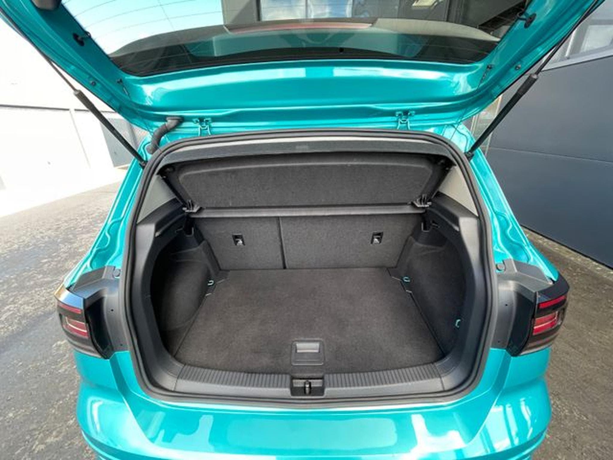 VW T-Cross T-Cross Active R Line DSG Kamera Navi Apple Sitz (2022) - Photo 13