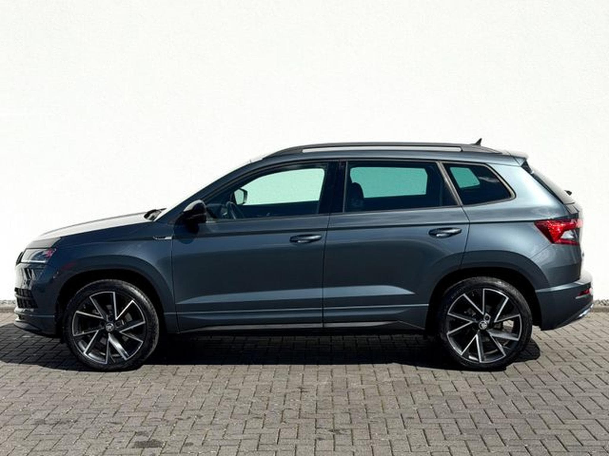 Skoda Karoq Karoq Sportline 2.0 TDI DSG 4x4 /LED/ACC/CAM/ (2020) - Foto 8