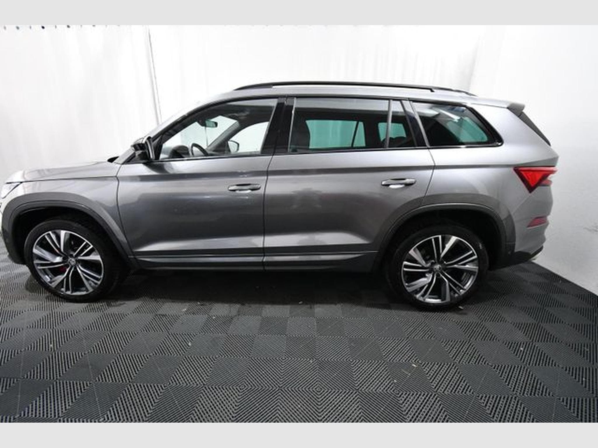 Skoda Kodiaq Kodiaq RS 4x4, AHK, 20", Pano., Park A. (2023) - Photo 2