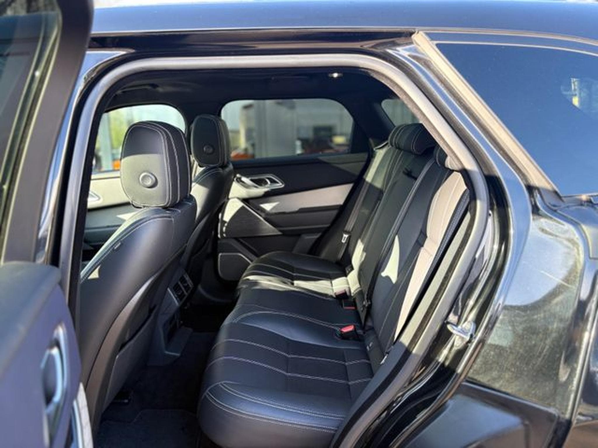 Land-Rover Range Rover Velar RANGE ROVER VELAR R-DYNAMIC BLACK PACK *VOLL-LED (2021) - Photo 15