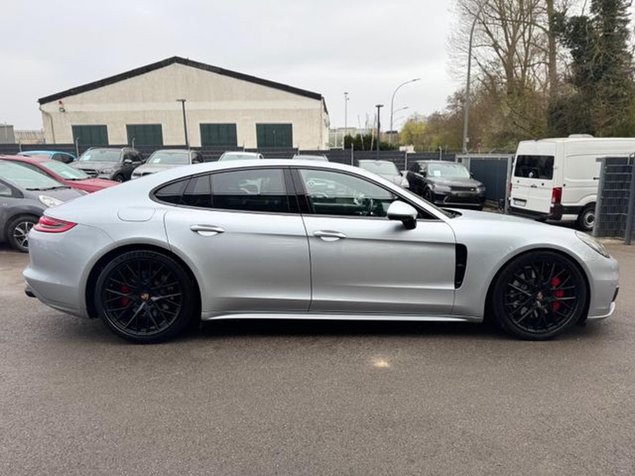 Porsche Panamera PANAMERA 4 E-HYBRID*SPORT-ABGAS*LUFT*21.Z*CHRONO (2017) - Foto 12