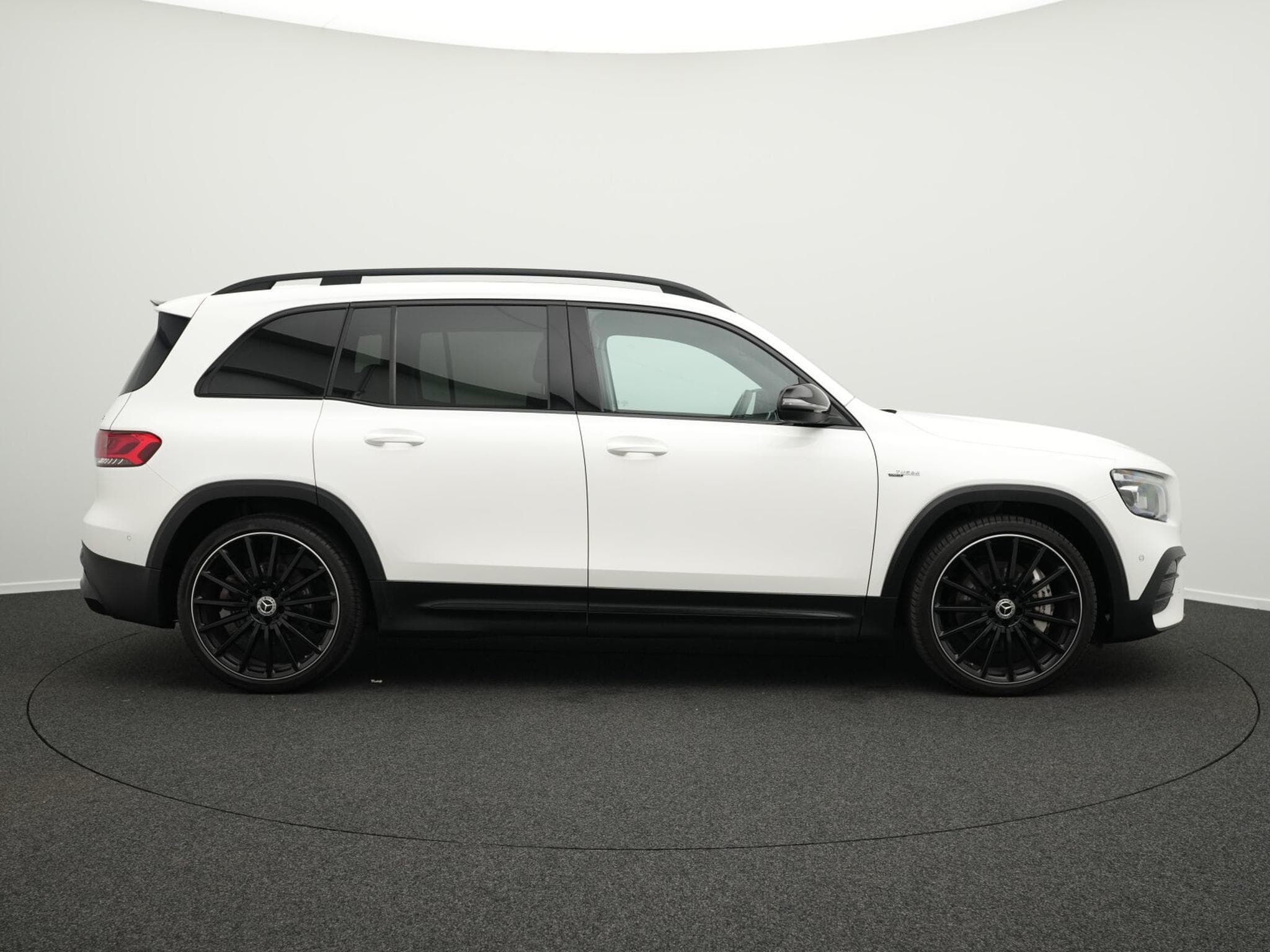 Mercedes GLB 35 AMG 4MATIC Pano+AHK+Kamera (2021) - Foto 5