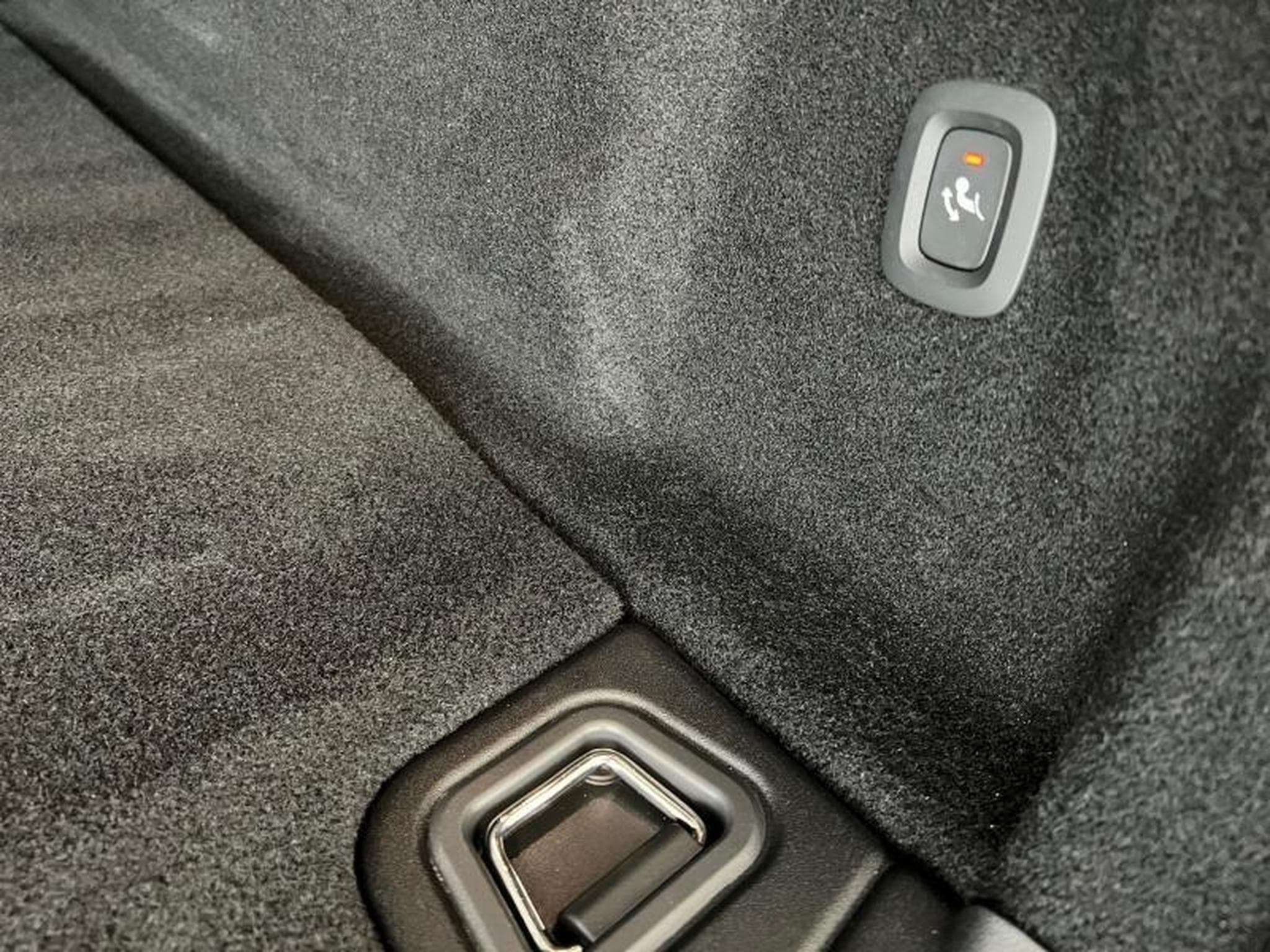 Volvo XC60 Ultimate Dark (2023) - Photo 20