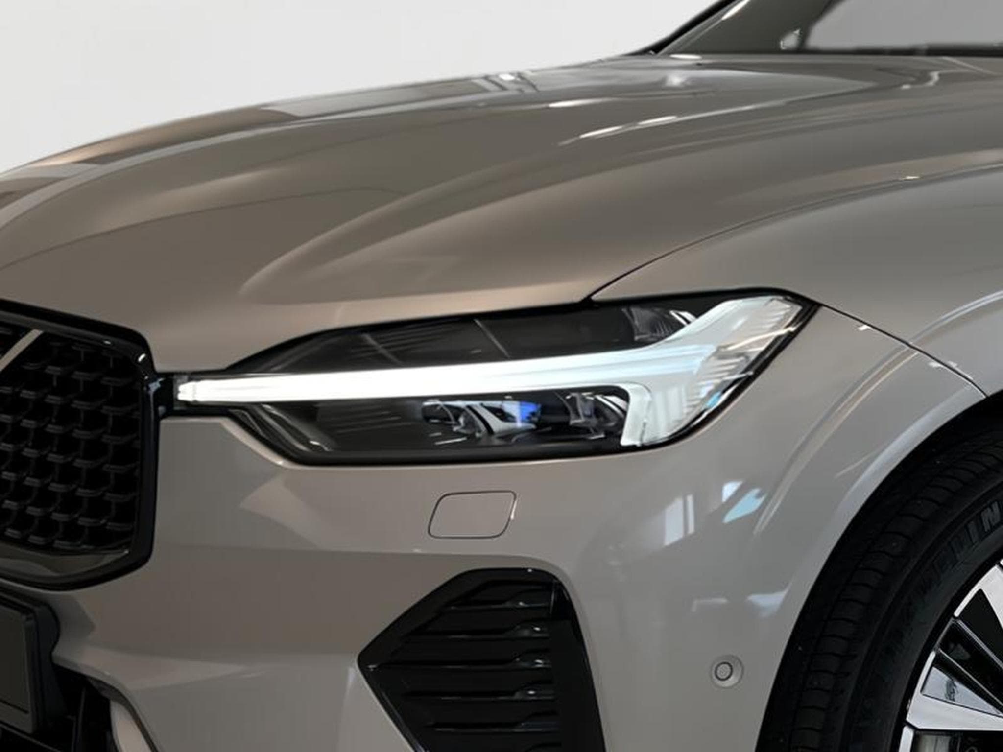 Volvo XC60 Ultimate Dark (2023) - Photo 5