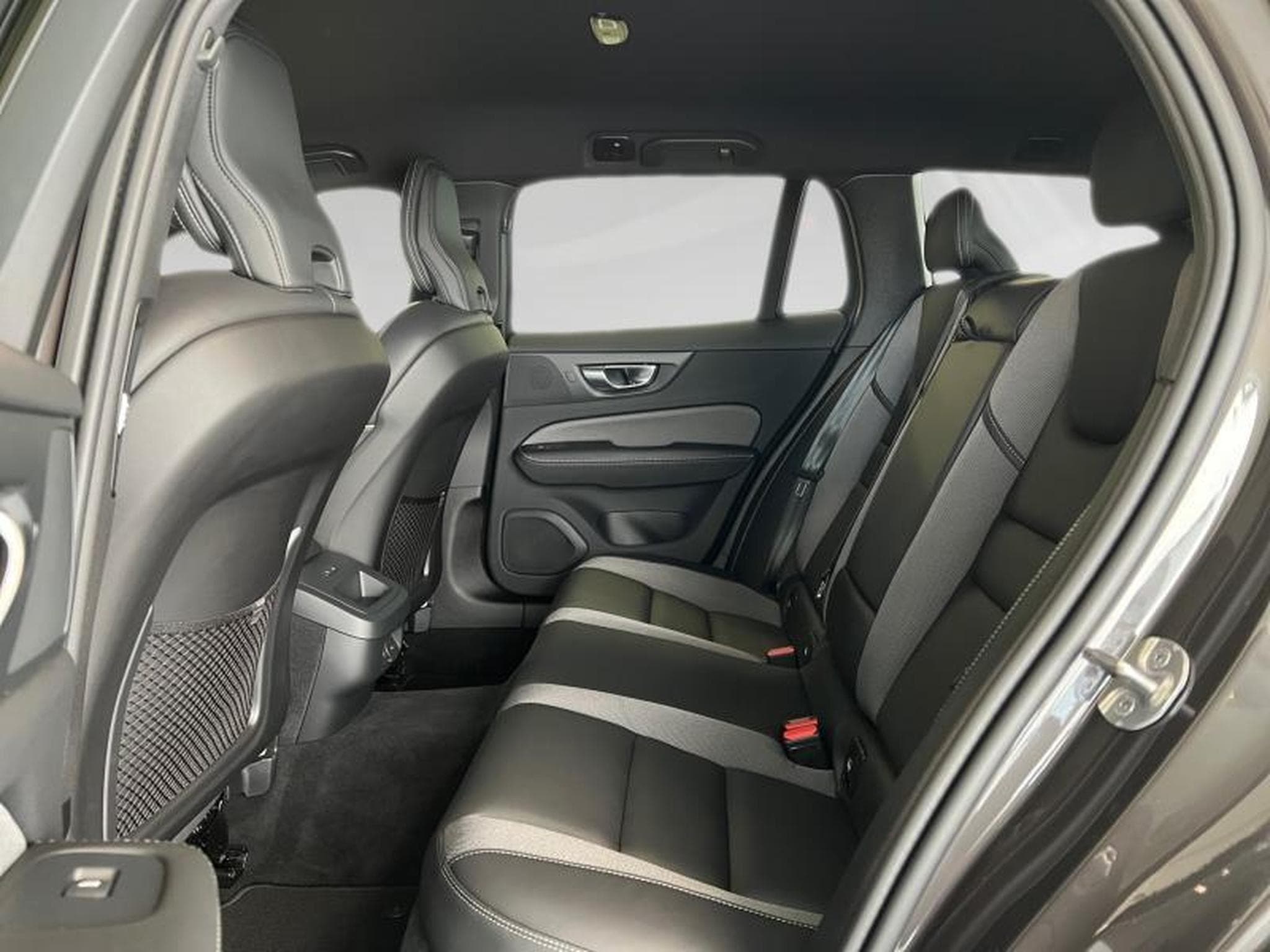 Volvo V60 Plus (2024) - Photo 16