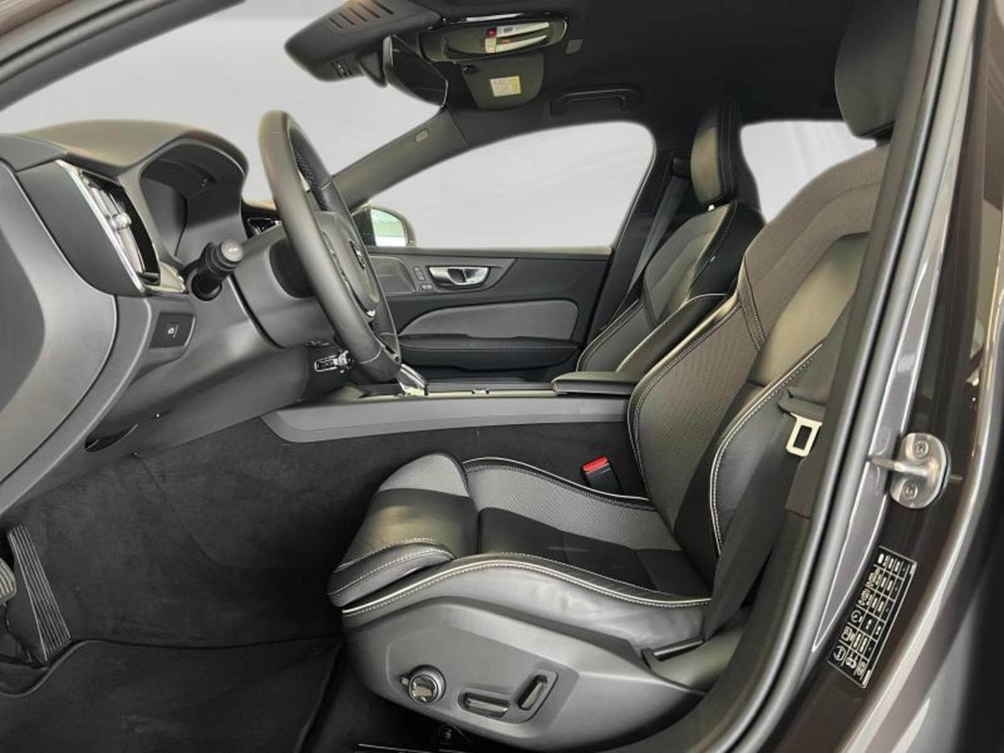 Volvo V60 Plus (2024) - Photo 9