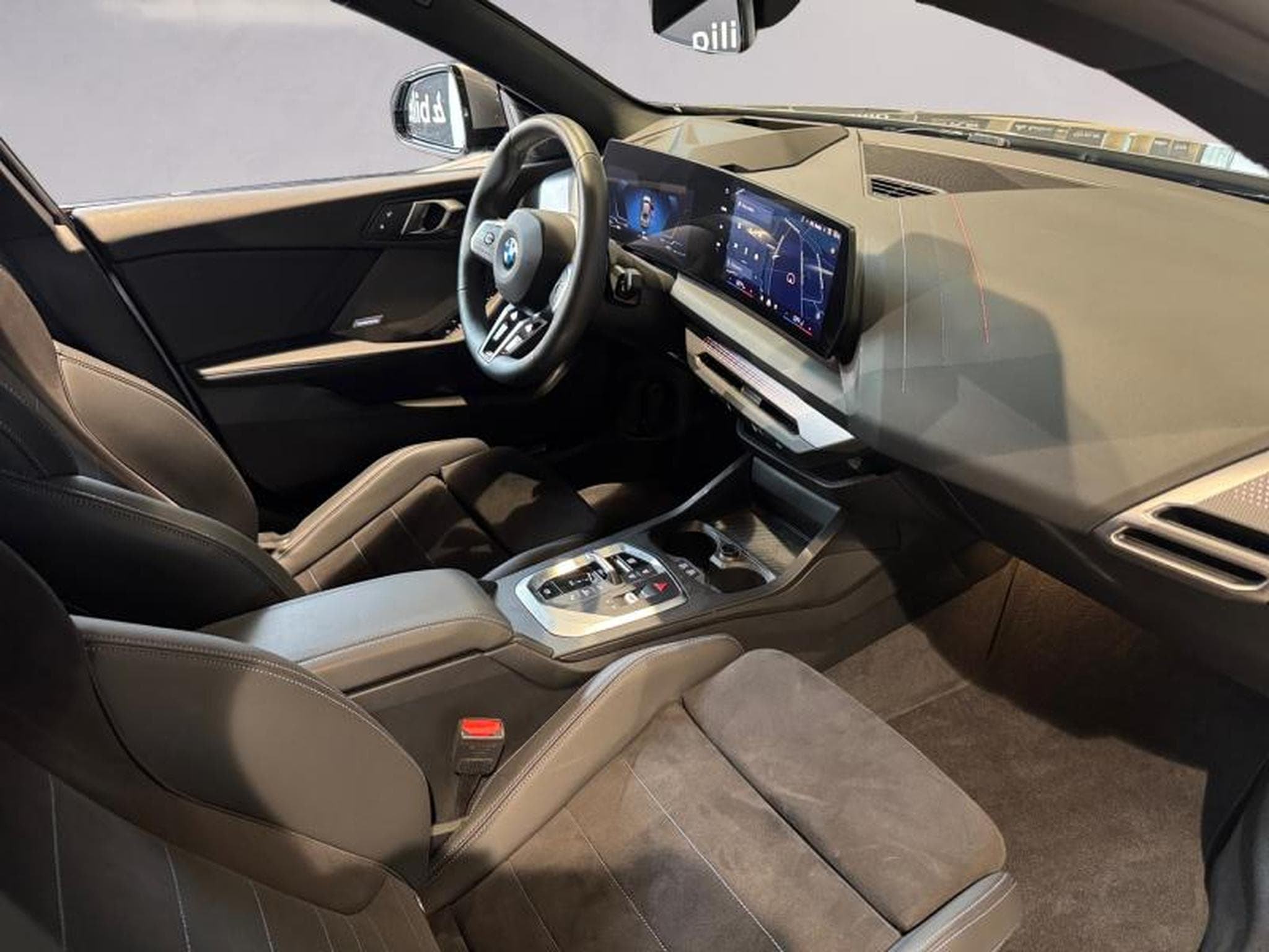 BMW 220 220i M-Sport (2025) - Photo 15