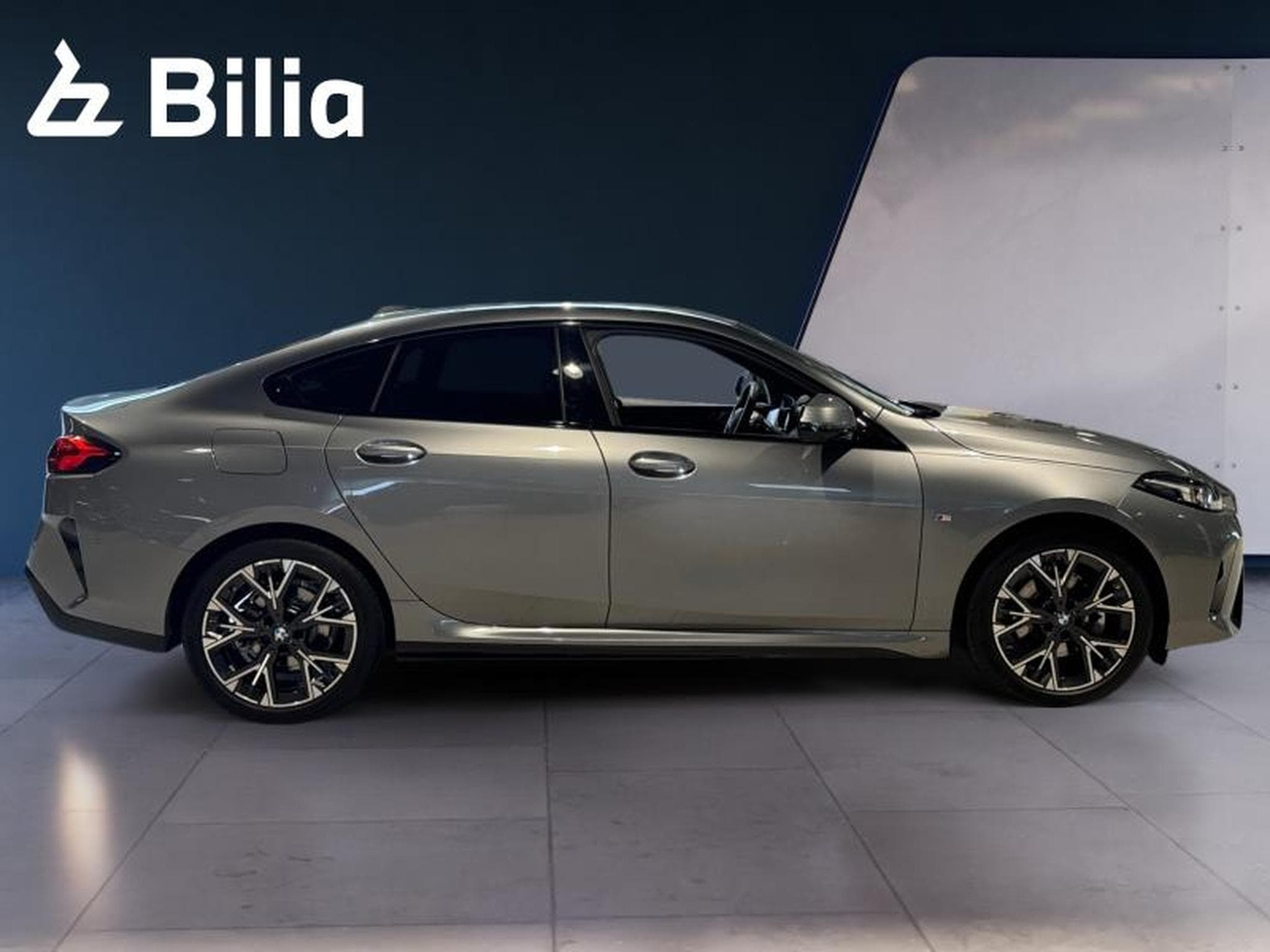 BMW 220 220i M-Sport (2025) - Photo 3