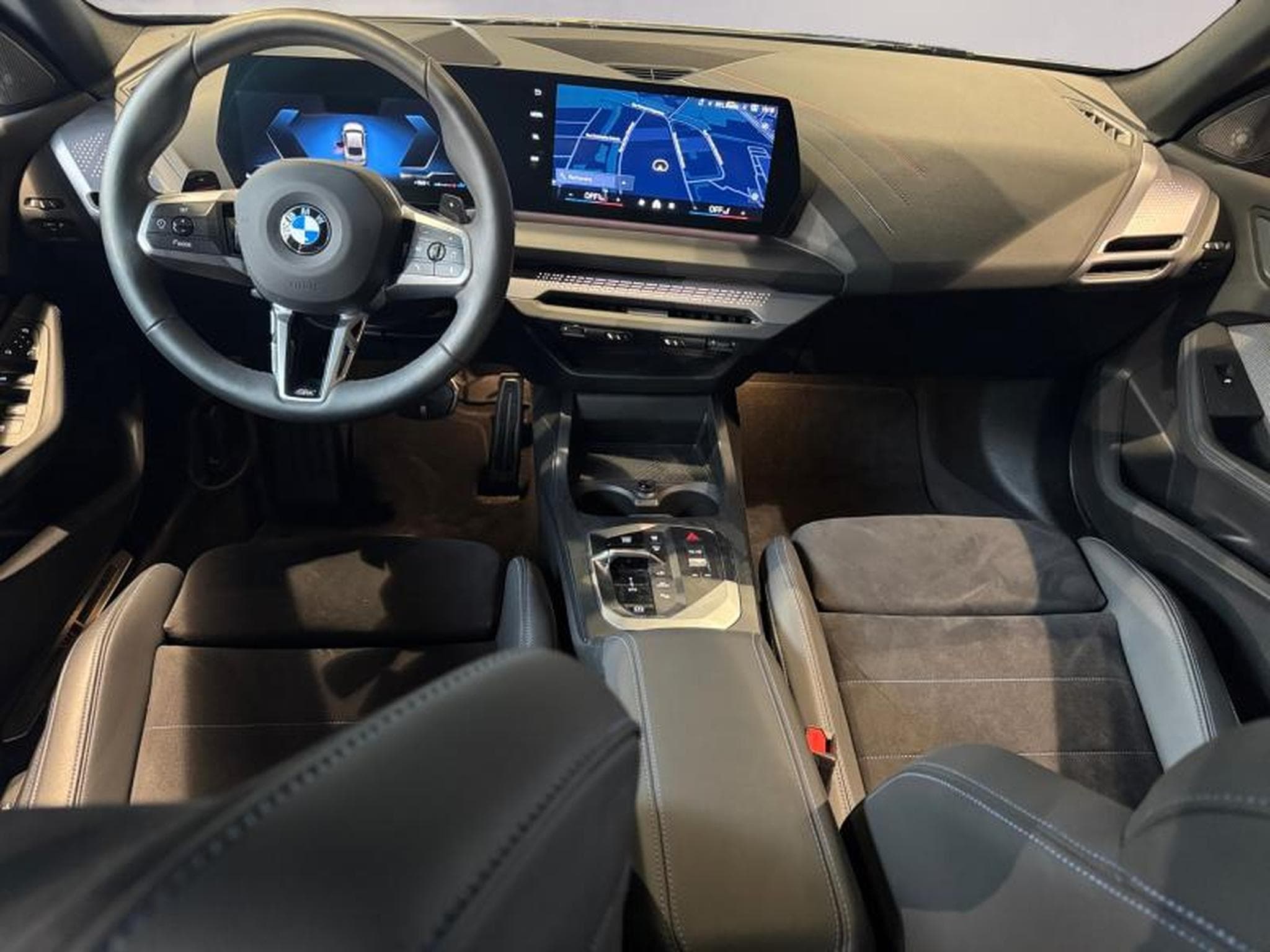 BMW 220 220i M-Sport (2025) - Photo 6