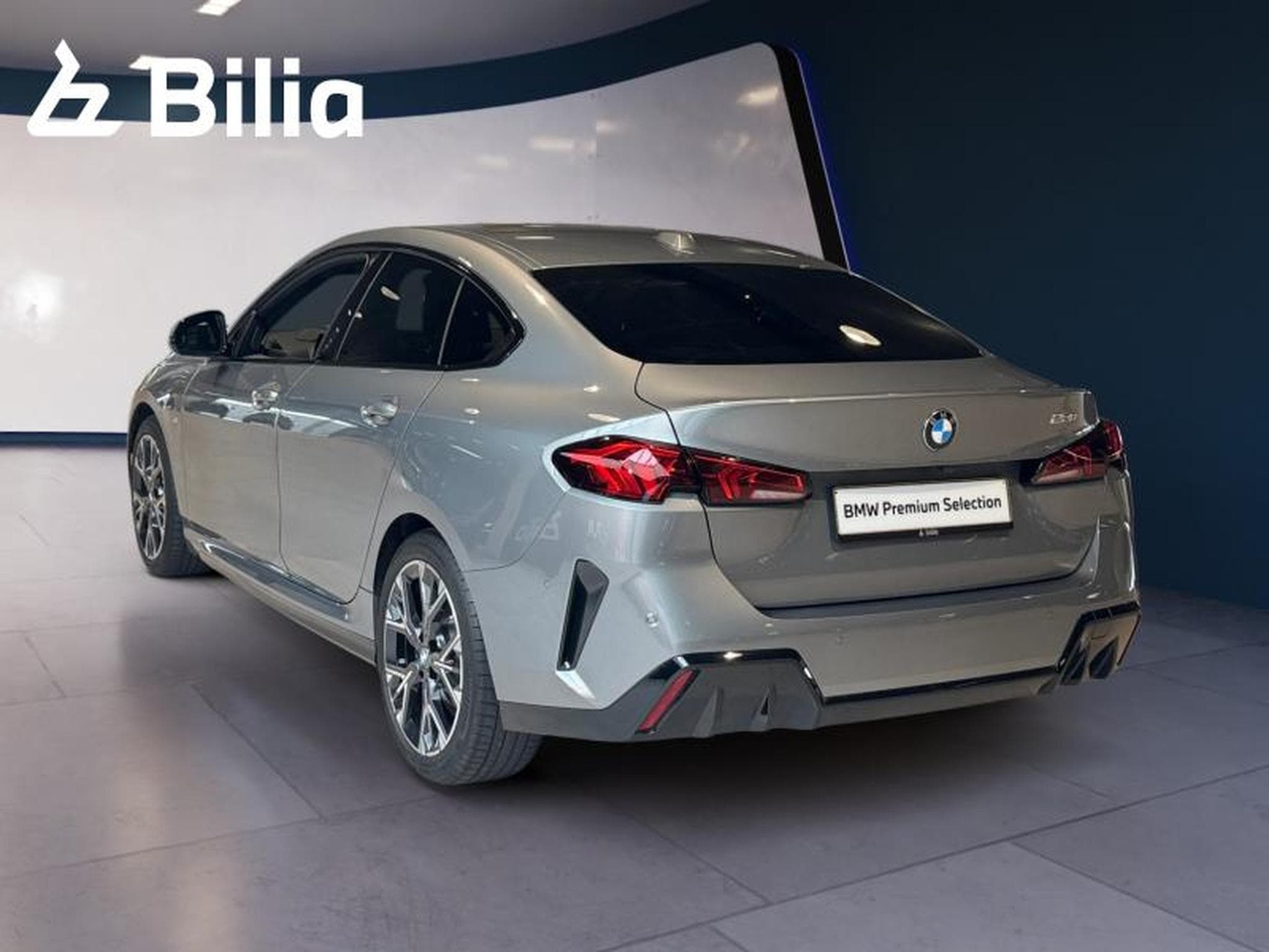 BMW 220 220i M-Sport (2025) - Photo 9