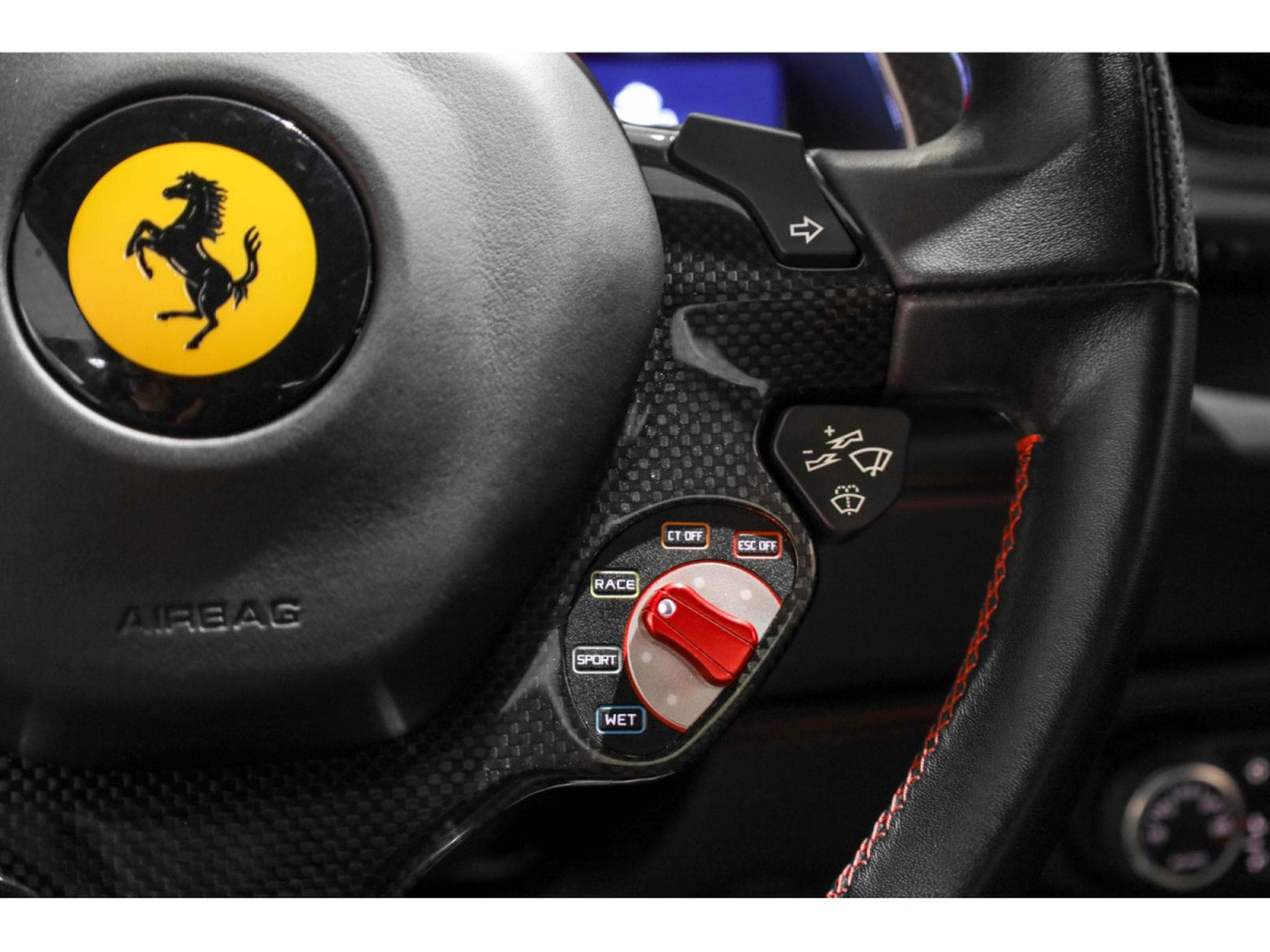 Ferrari 488 GTB 3.9 V8 - ROSSO CORSA (2015) - Photo 22