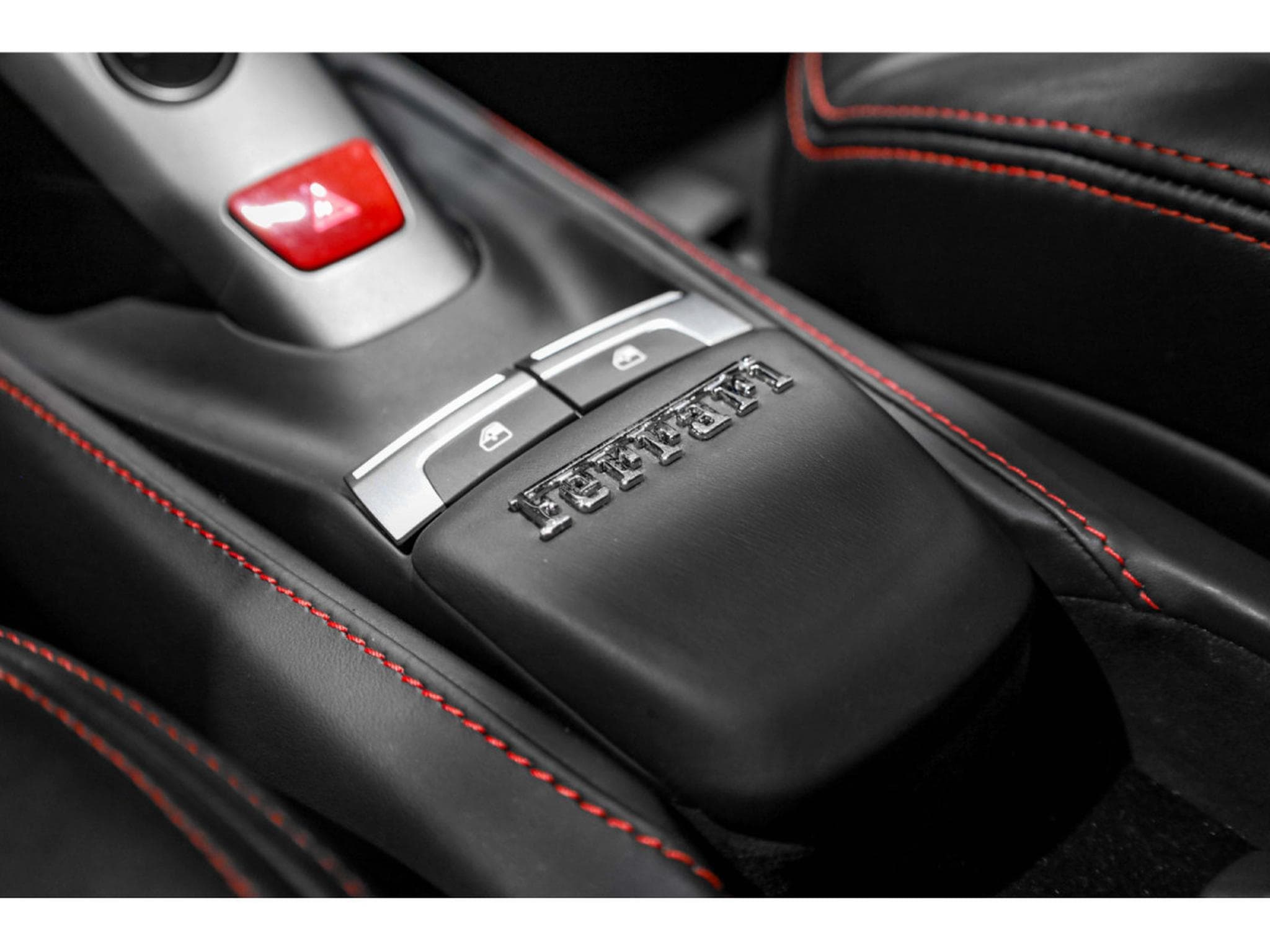 Ferrari 488 GTB 3.9 V8 - ROSSO CORSA (2015) - Photo 23