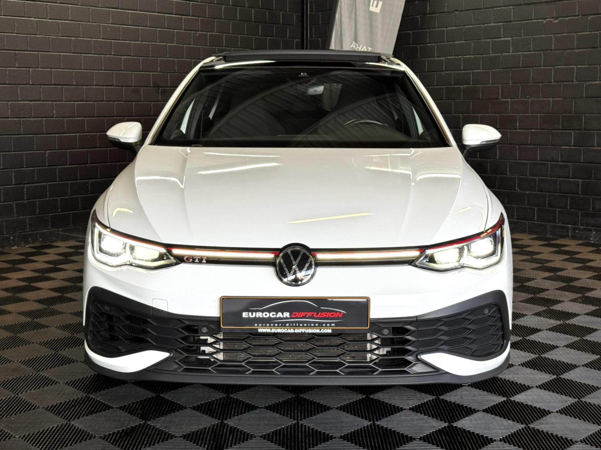 VW Golf GTI Clubsport 2.0 TSI 300 CV DSG7 *DCC* AKRA* MATRIX *PANO* (2023) - Photo 2